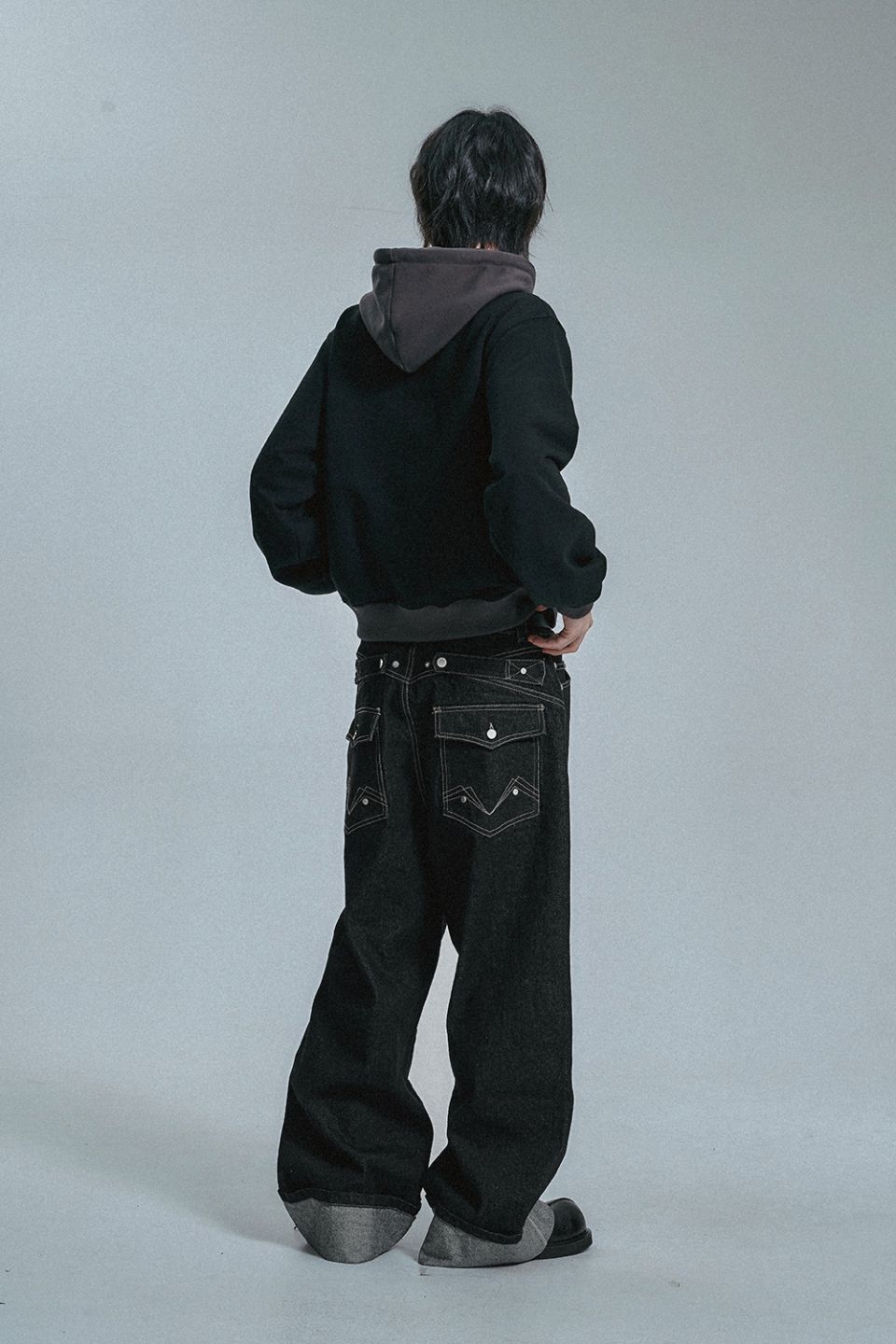 MUSINSA公式 | MOO シンチバックロールアップインディゴデニムパンツ