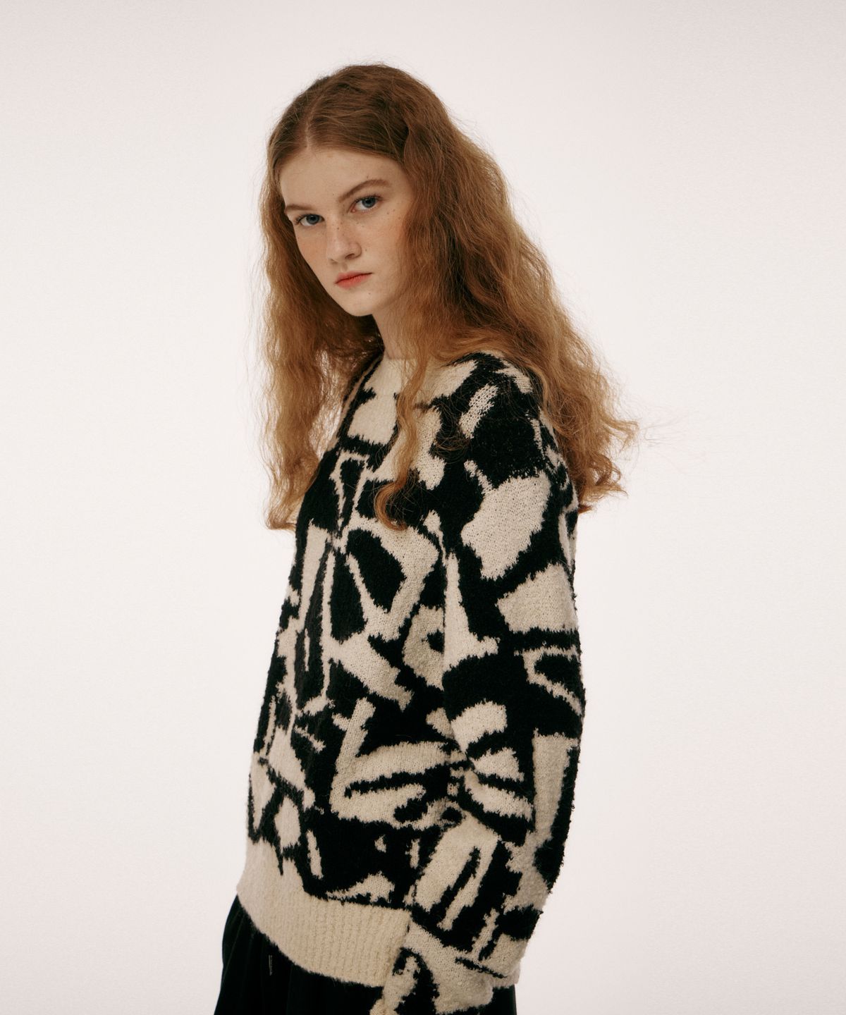 오픈도어스튜디오(OPENDOORSTUDIO) like pattern knit black