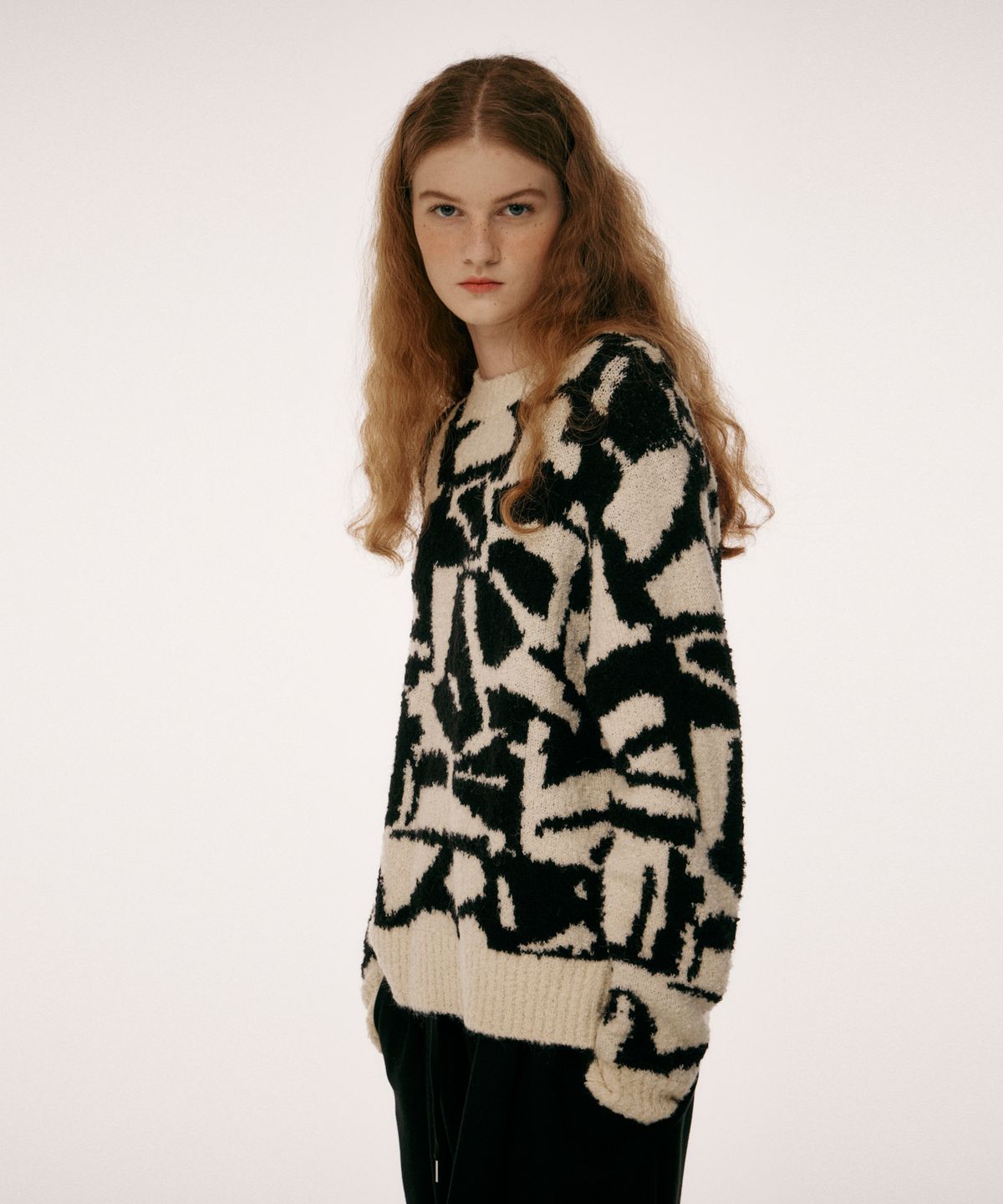 오픈도어스튜디오(OPENDOORSTUDIO) like pattern knit black