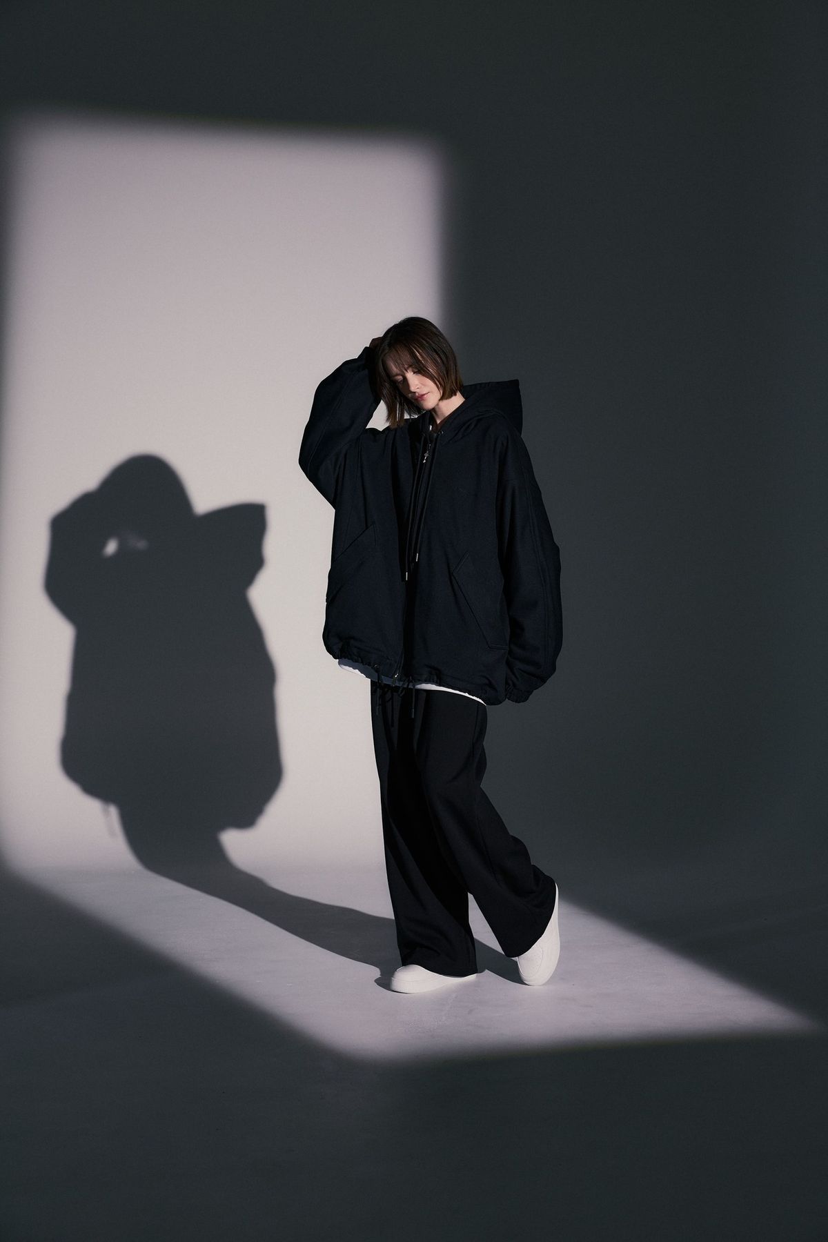 메종 드 누아(MAISON DE NOIR) RAFFINEMENT NOIR HOOD JUMPER