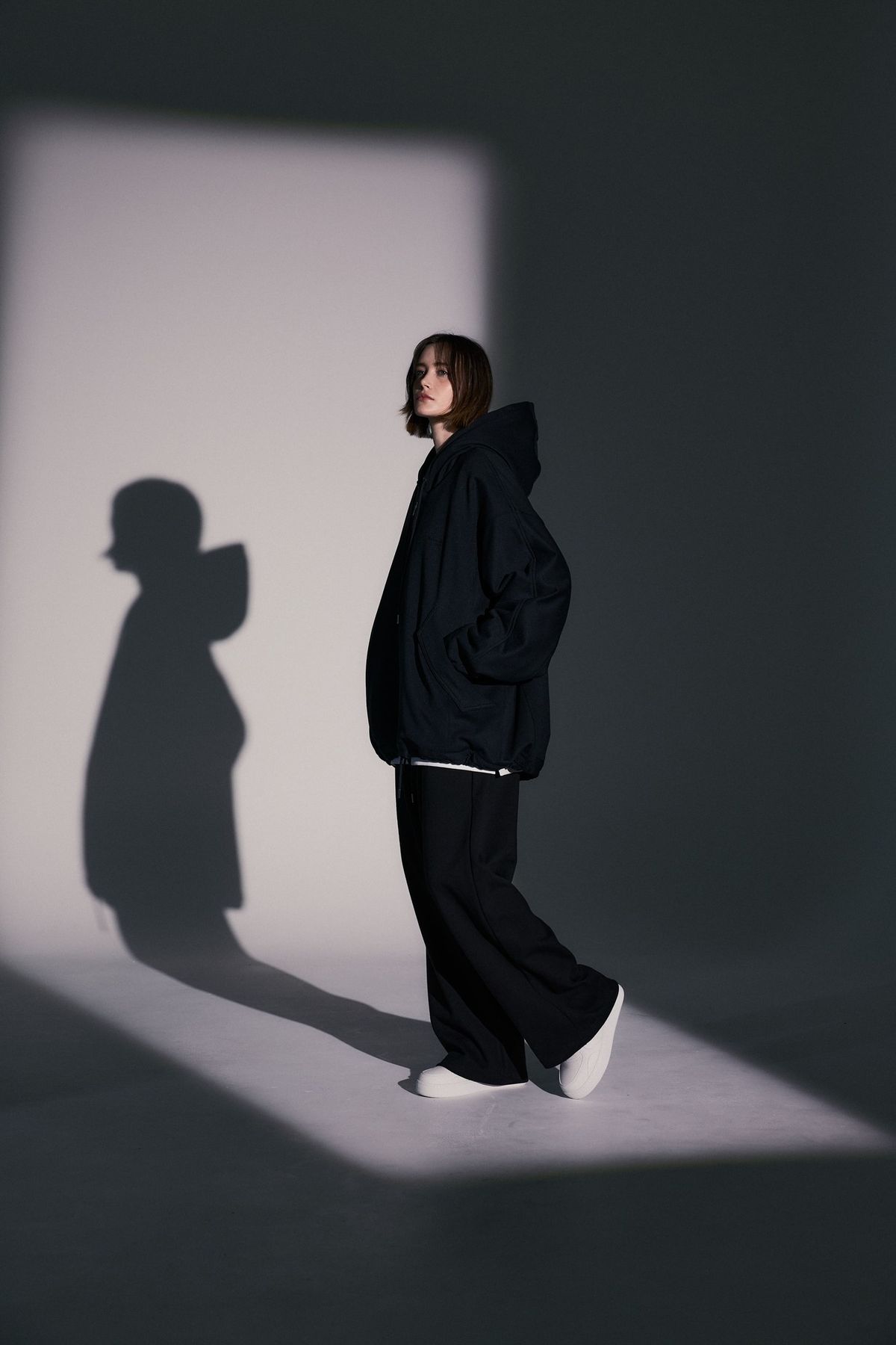 메종 드 누아(MAISON DE NOIR) RAFFINEMENT NOIR HOOD JUMPER