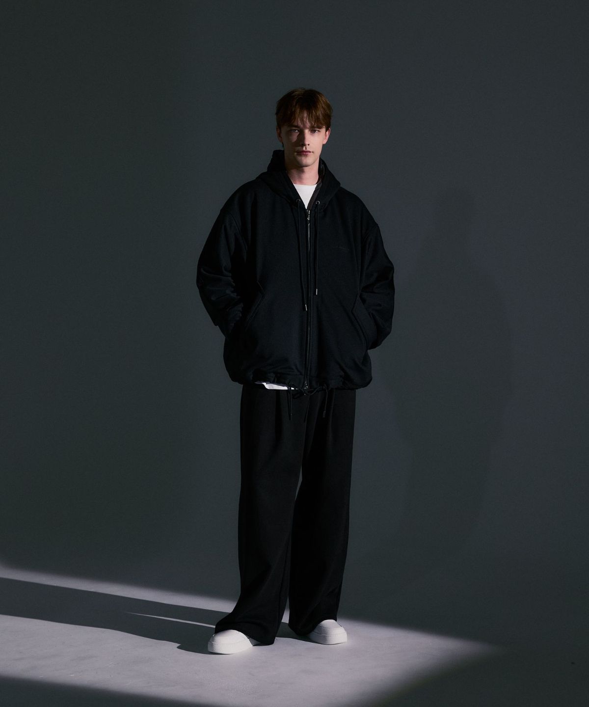메종 드 누아(MAISON DE NOIR) RAFFINEMENT NOIR HOOD JUMPER