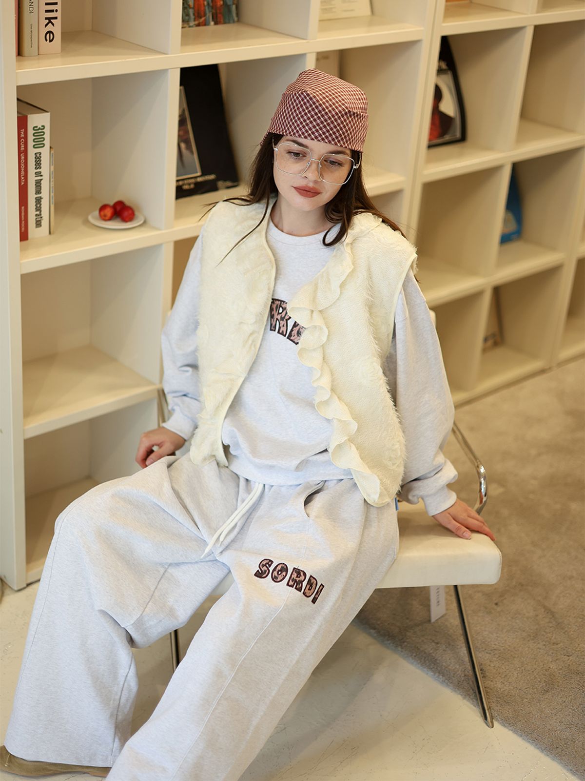 소르디(SORDI) Logo Leo Sweat Pants_white melange