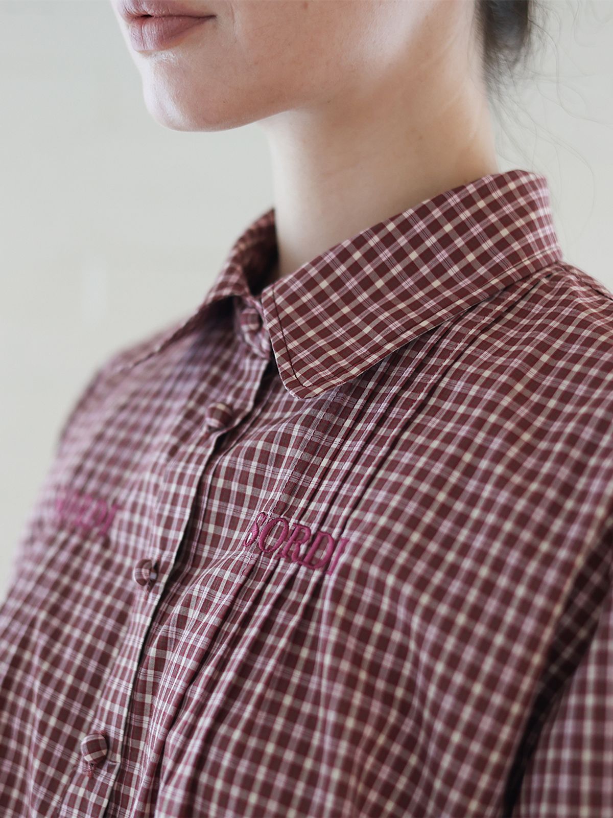 소르디(SORDI) Posy Pintuck Blouse_red