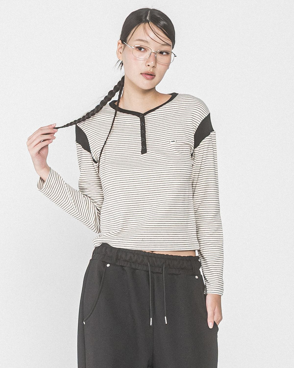 해비즘(HAVISM) STRIPE SHOULDER BLOCK HENRY L/S TEE(IVORY)