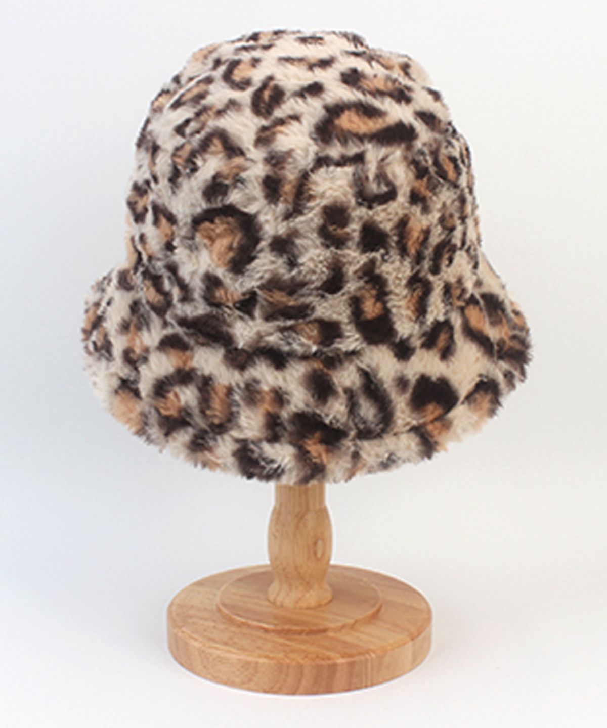 유니버셜 케미스트리(UNIVERSAL CHEMISTRY) Fur Leopard Ivory Bucket Hat 레오파드버킷햇
