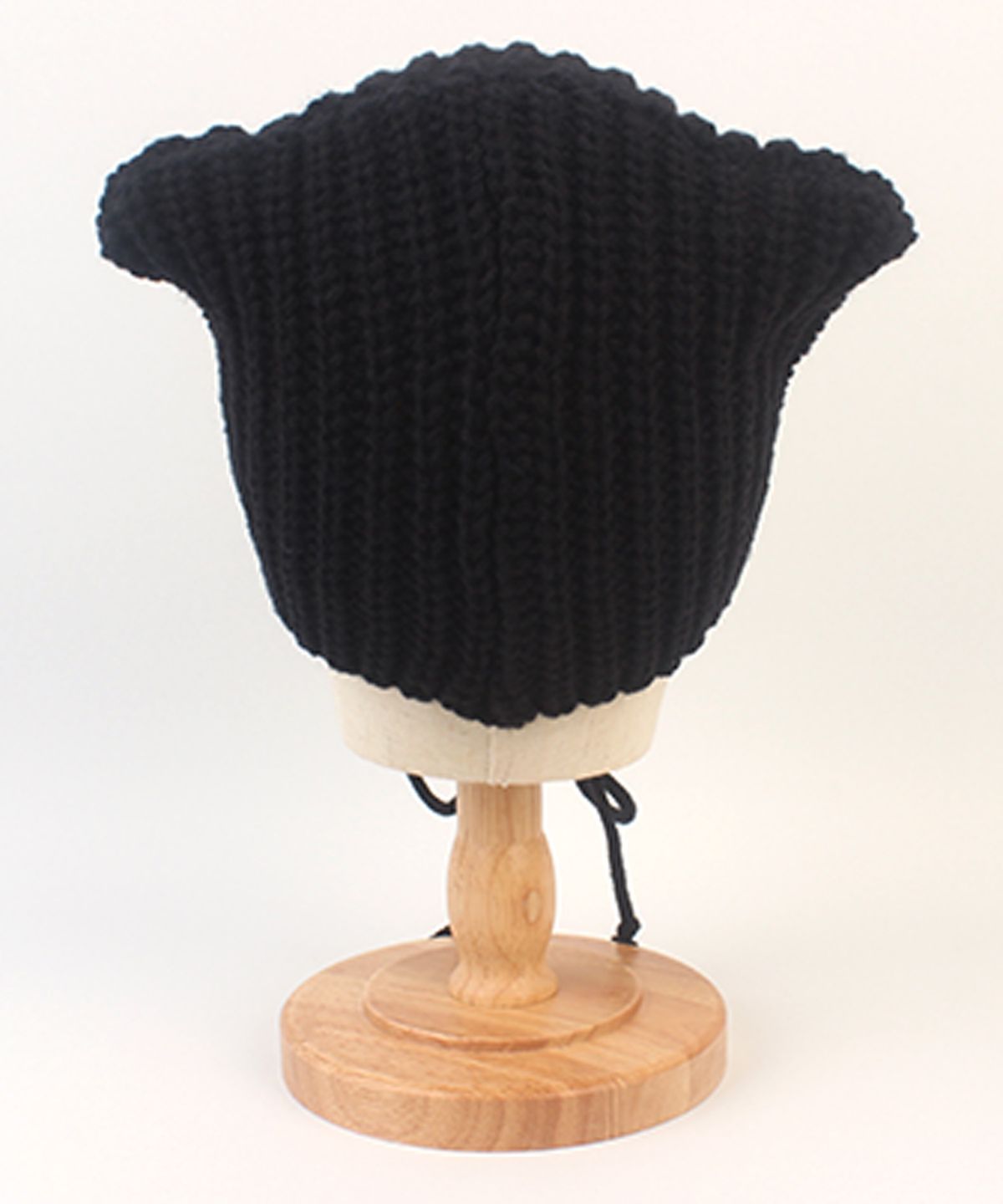 유니버셜 케미스트리(UNIVERSAL CHEMISTRY) Cat Knit Black String Beanie 고양이모자