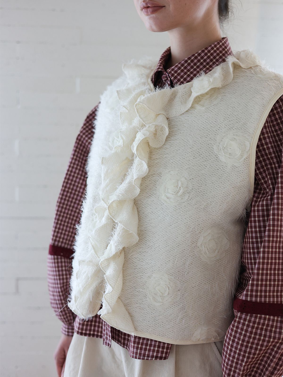소르디(SORDI) Rosie Frill Vest_cream
