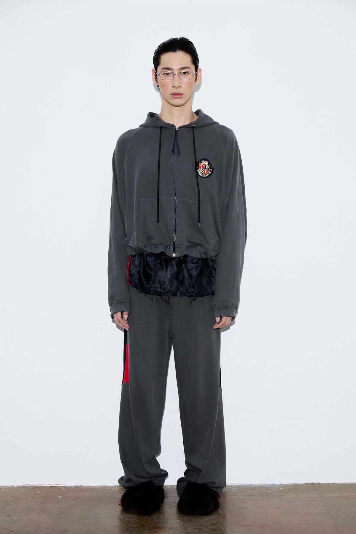 오디너리피플(ORDINARY PEOPLE) Re : Patchline Color Trackers Sweat Pants [Charcoal]
