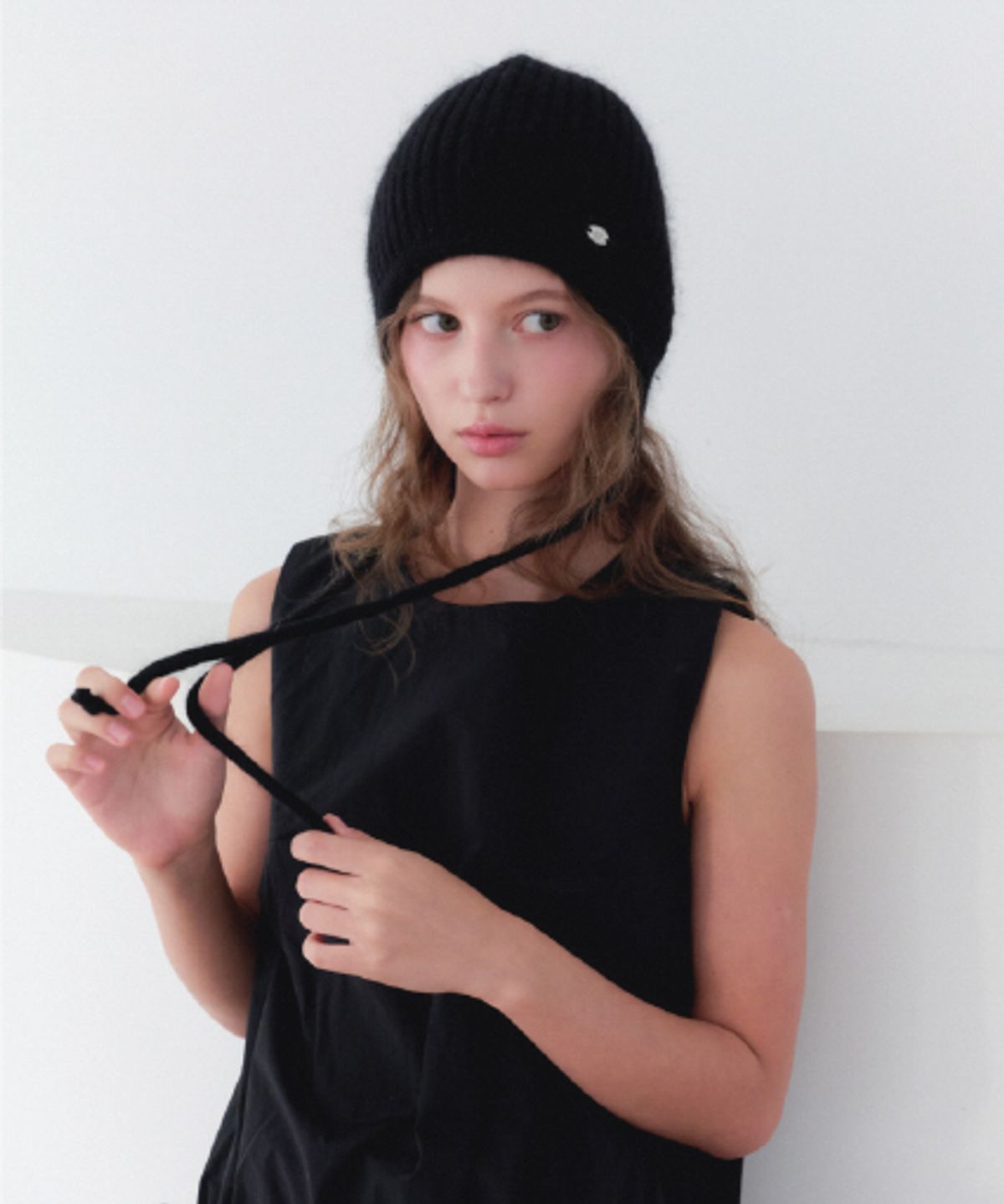 래니래니(RENNYRENNIE) ANGORA STRAP BONNET BEANIE - 앙고라 스트랩 비니 [ NIGHT BLACK ]