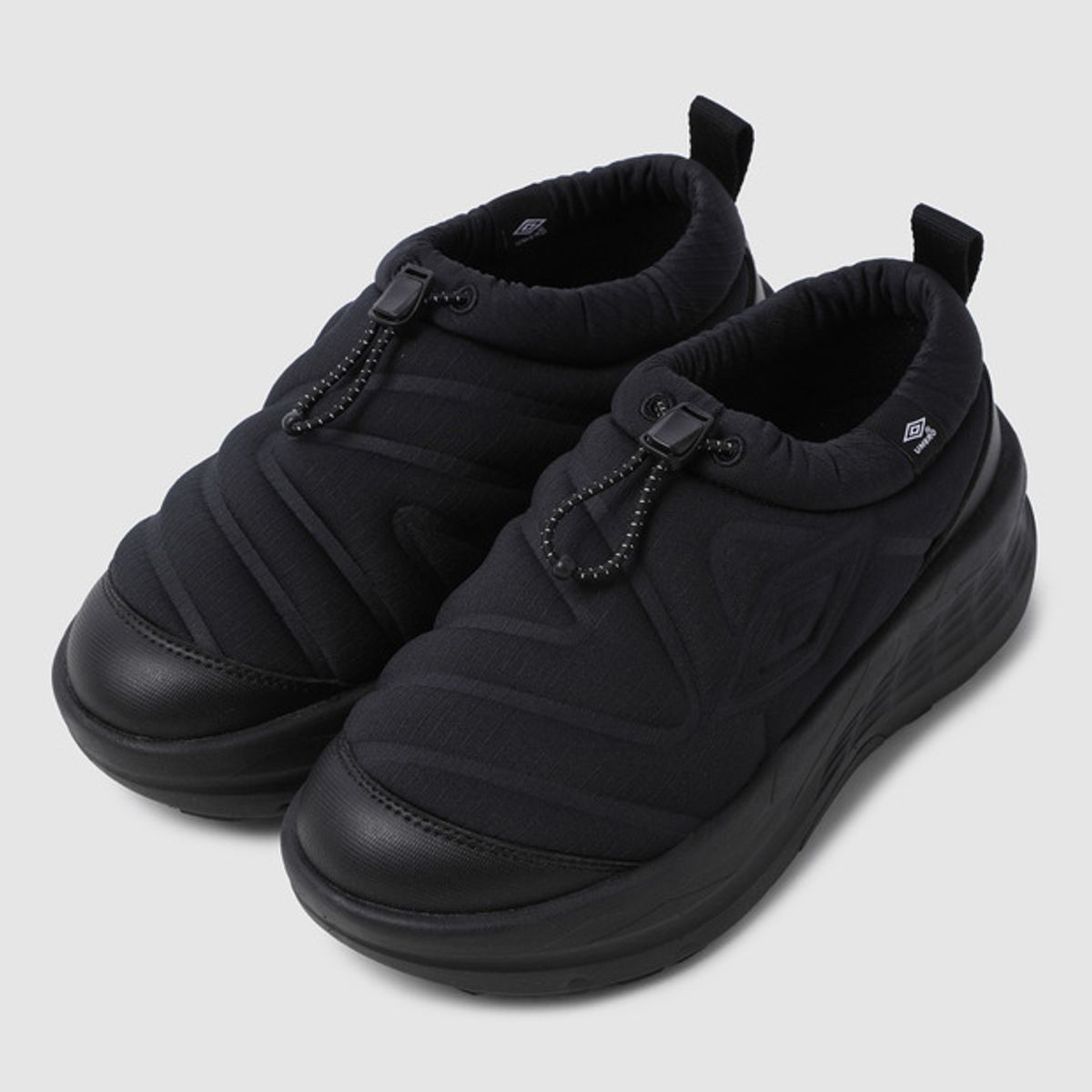 엄브로(UMBRO) SPECIALI PUFFER (스페셜리 푸퍼) 블랙 UQ423ETPO1
