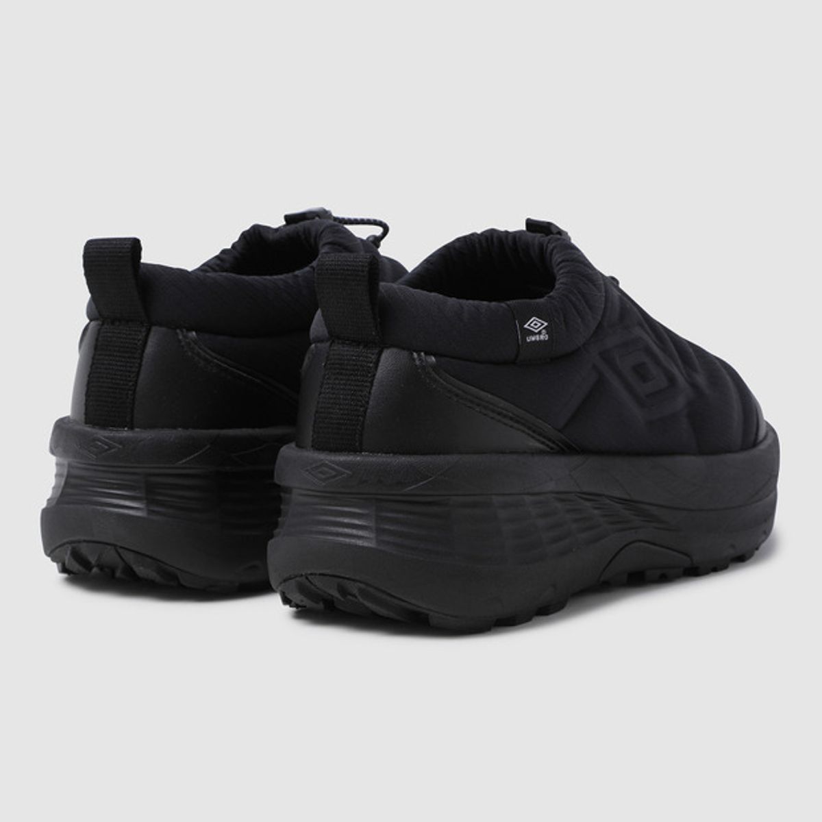 엄브로(UMBRO) SPECIALI PUFFER (스페셜리 푸퍼) 블랙 UQ423ETPO1