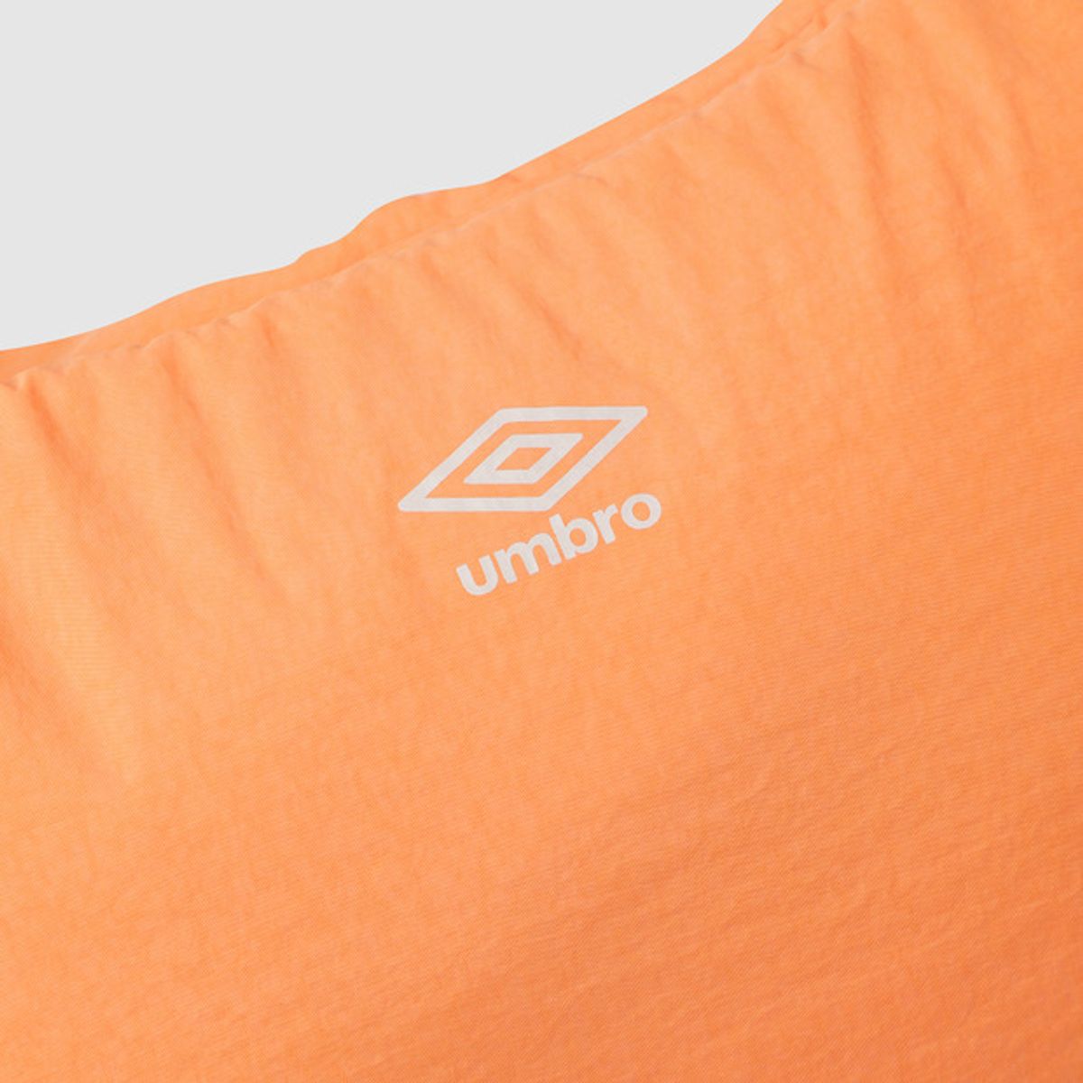 엄브로(UMBRO) 글로시 패딩 호보백 오렌지 UQ423CBGO5