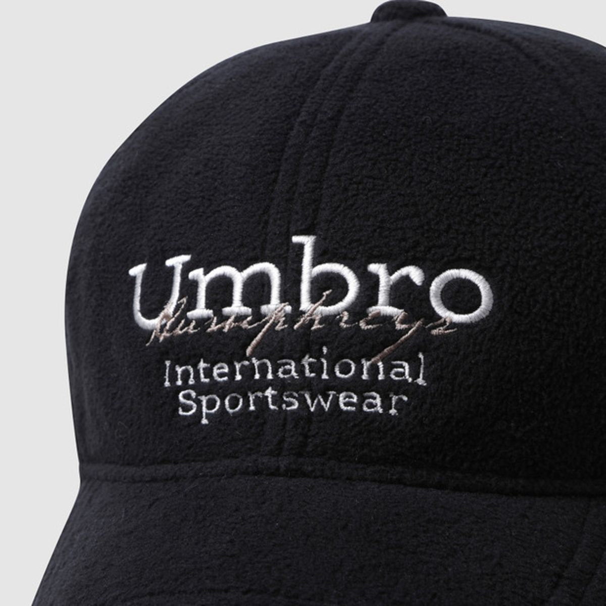 엄브로(UMBRO) 플러스플리스 이어플랩 캡 블랙 UQ423CCPN2