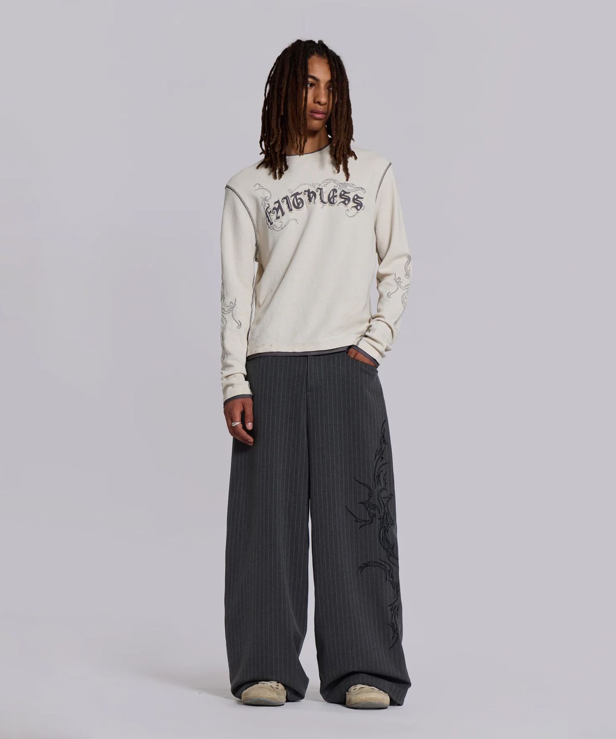 제이디드 런던(JADED LONDON) (U) 고딕 핀스트라이프 골리앗 트라우저 그레이 GOTHIC PINSTRIPE GOLIATH TROUSERS GREY