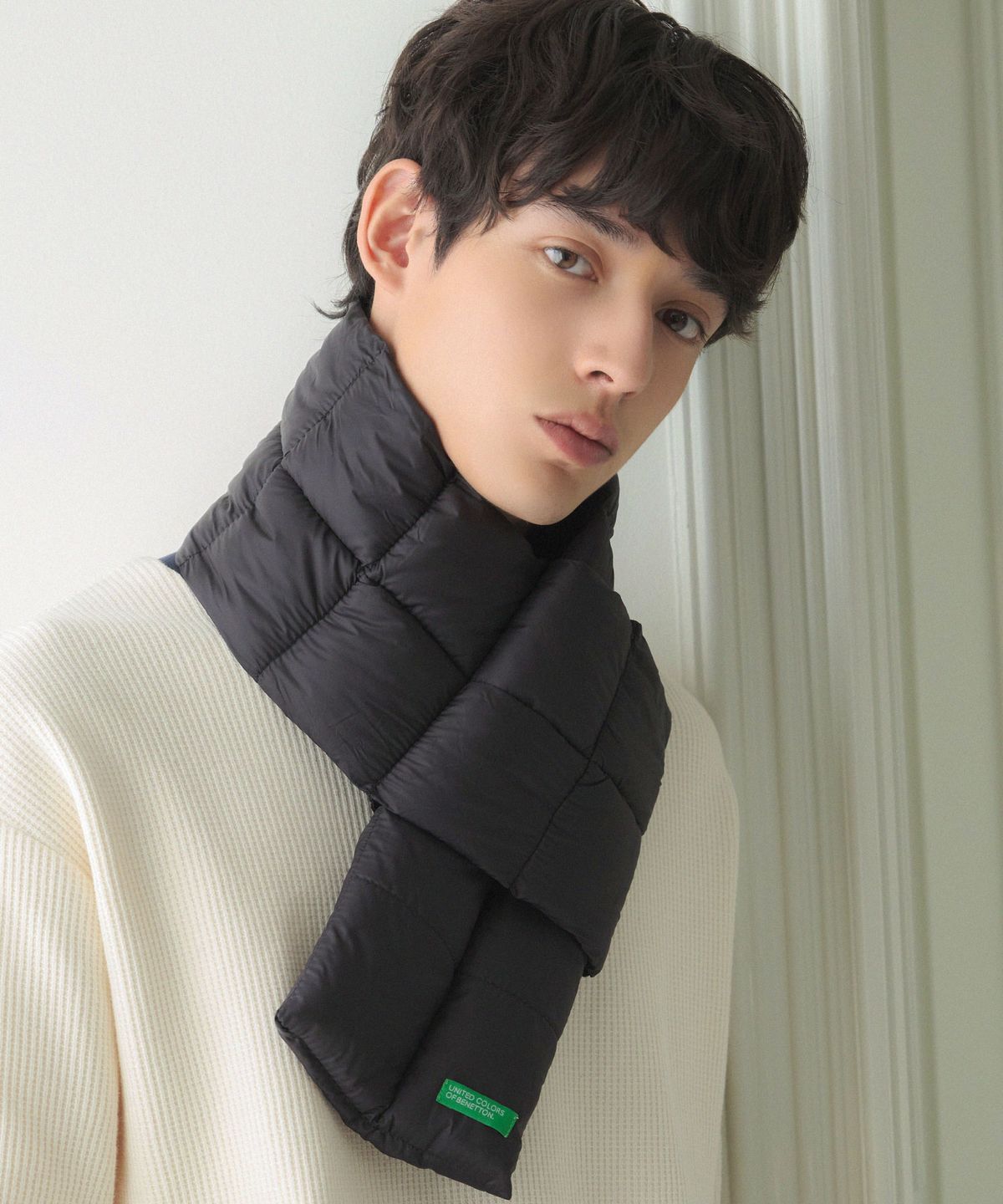 베네통(BENETTON) 비비드 폴딩 패딩 머플러 블랙