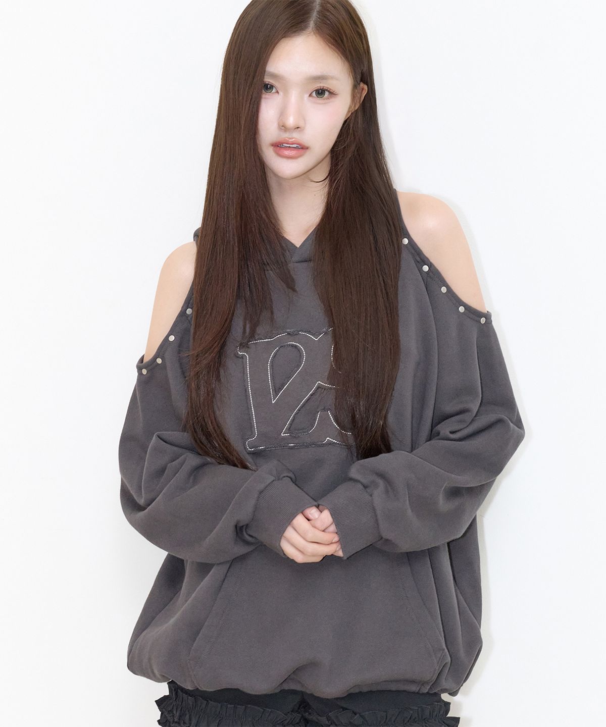 일리고(ILLIGO) 129 컷아웃 오버핏 후드티 차콜