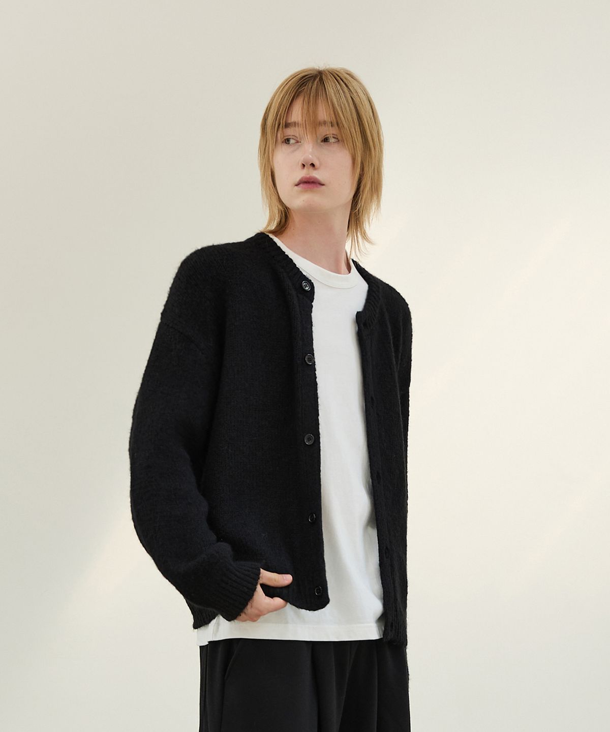 와르(WAAR) M1075 소프트 라운드넥 가디건(4COLORS)