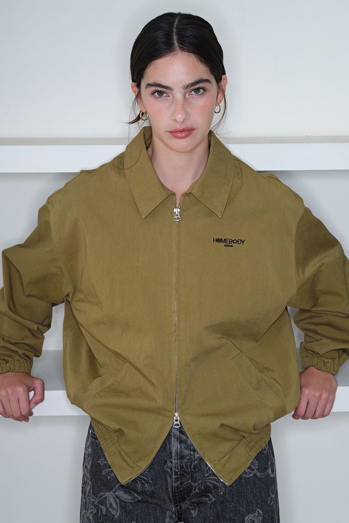 홈바디띵즈(HOMEBODY THINGS) HOMEBODY BLOUSON JACKET (OLIVE)