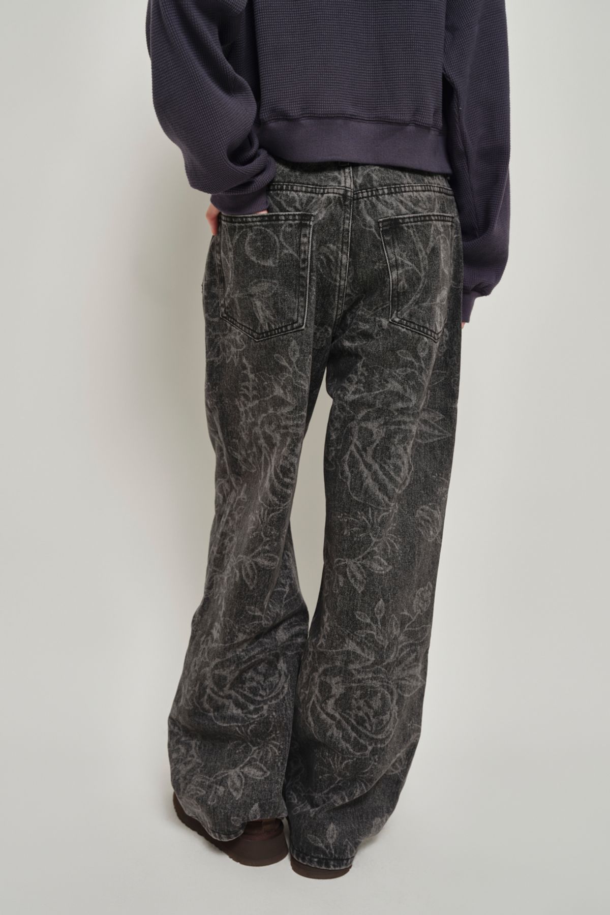 홈바디띵즈(HOMEBODY THINGS) FLORAL WASHED WIDE DENIM