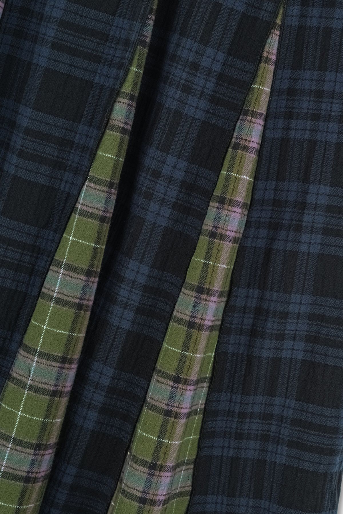 홈바디띵즈(HOMEBODY THINGS) HBT CHECK PATTERN FLARE SKIRT (NAVY-GREEN)