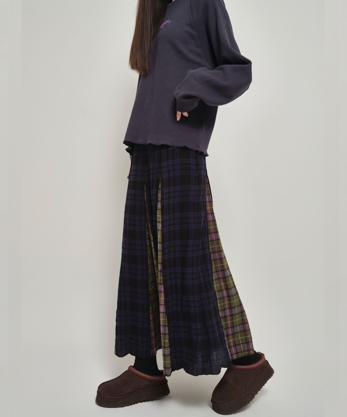 홈바디띵즈(HOMEBODY THINGS) HBT CHECK PATTERN FLARE SKIRT (NAVY-GREEN)
