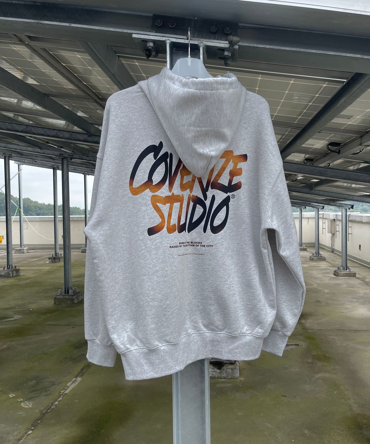 커버라이즈(COVERIZE) COVERIZE STUDIO 로고  그래픽 후드티 (GRAY)