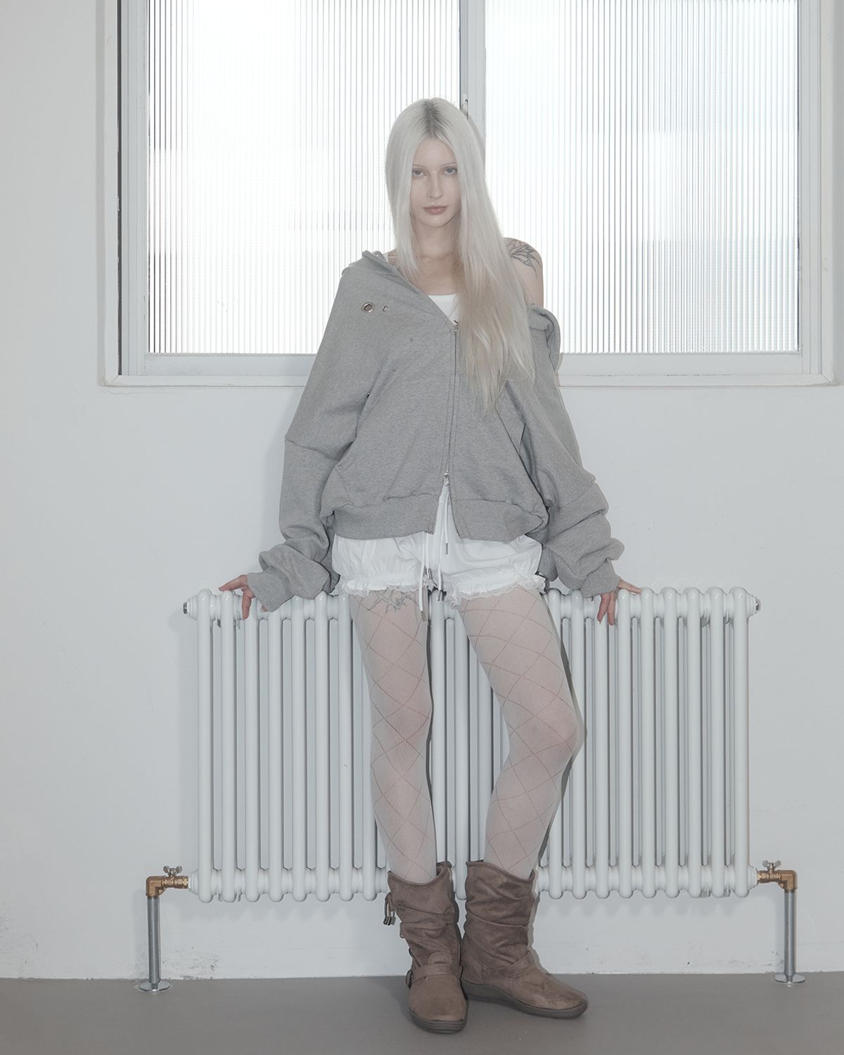 쏘씨(SAUCY) Eyelet hood jumper (Grey)