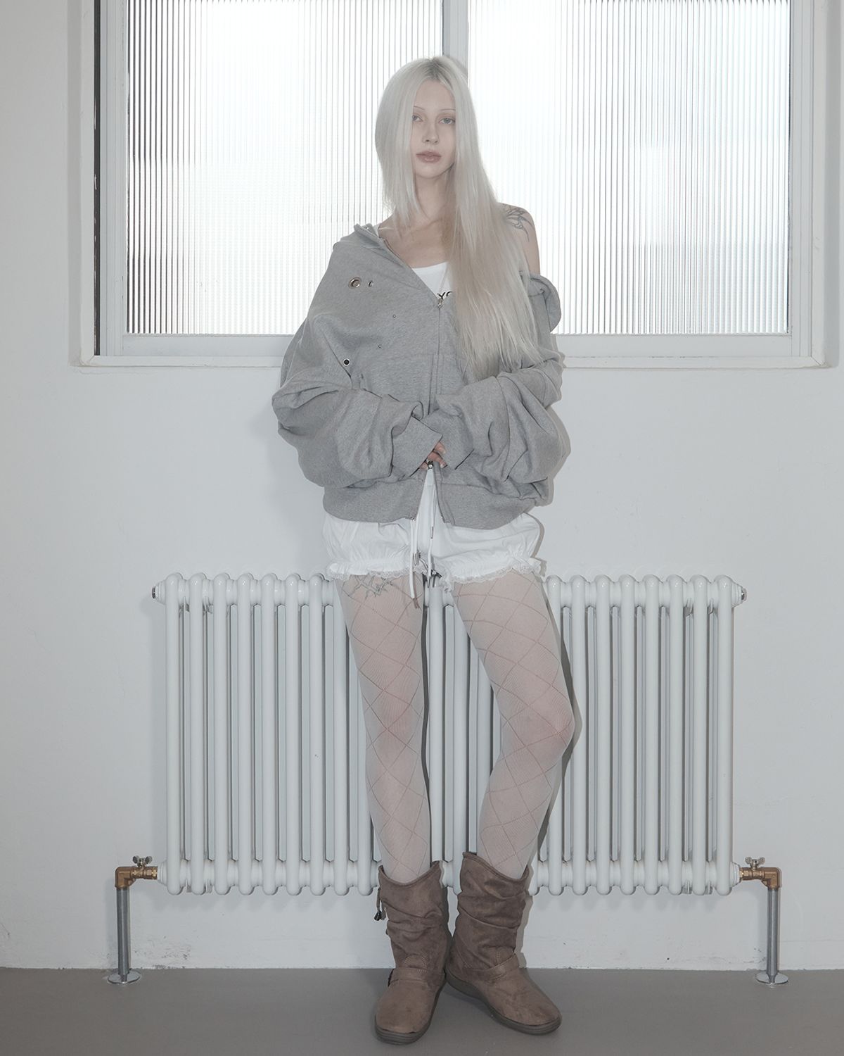 쏘씨(SAUCY) Eyelet hood jumper (Grey)