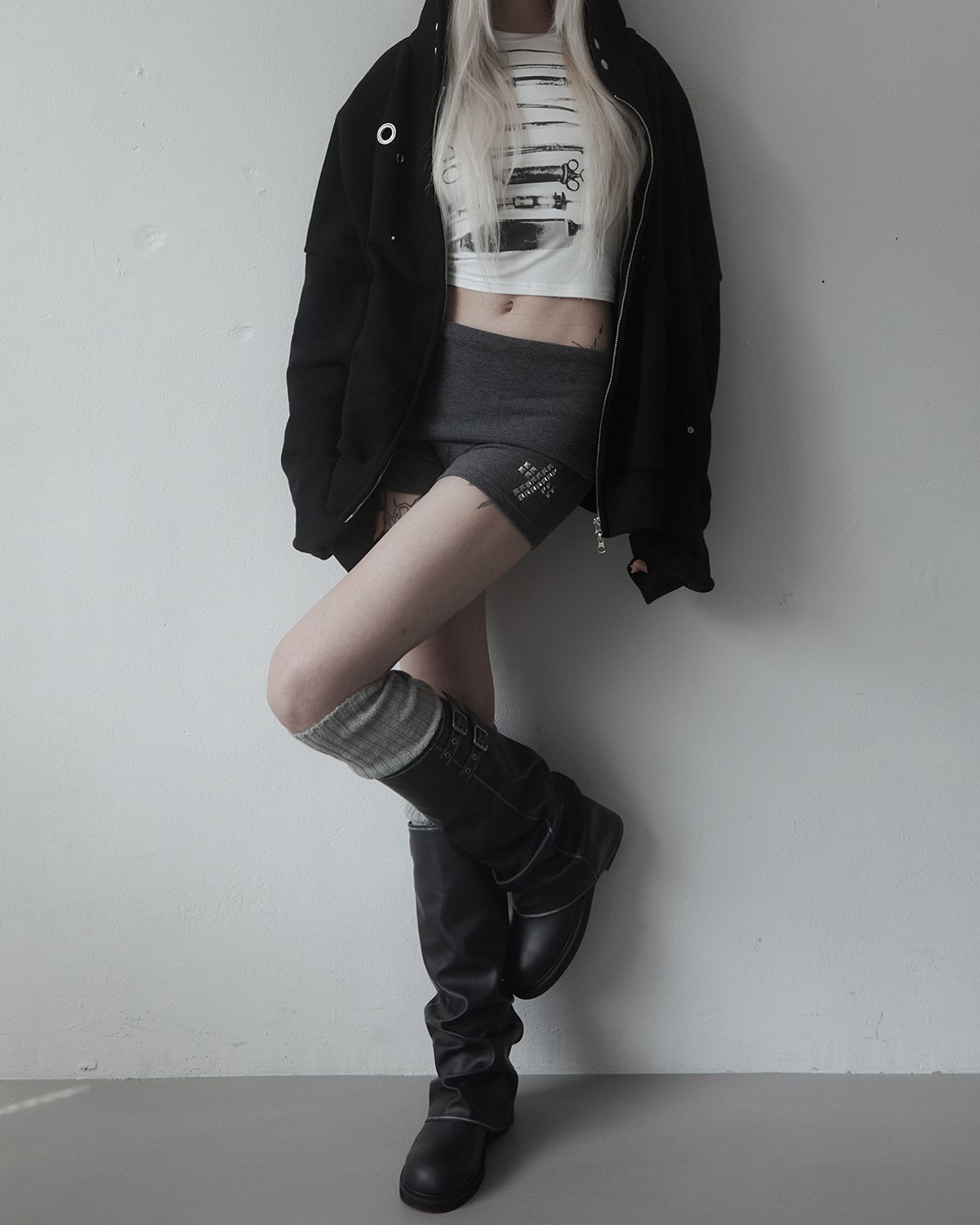 쏘씨(SAUCY) Eyelet hood jumper (Black)