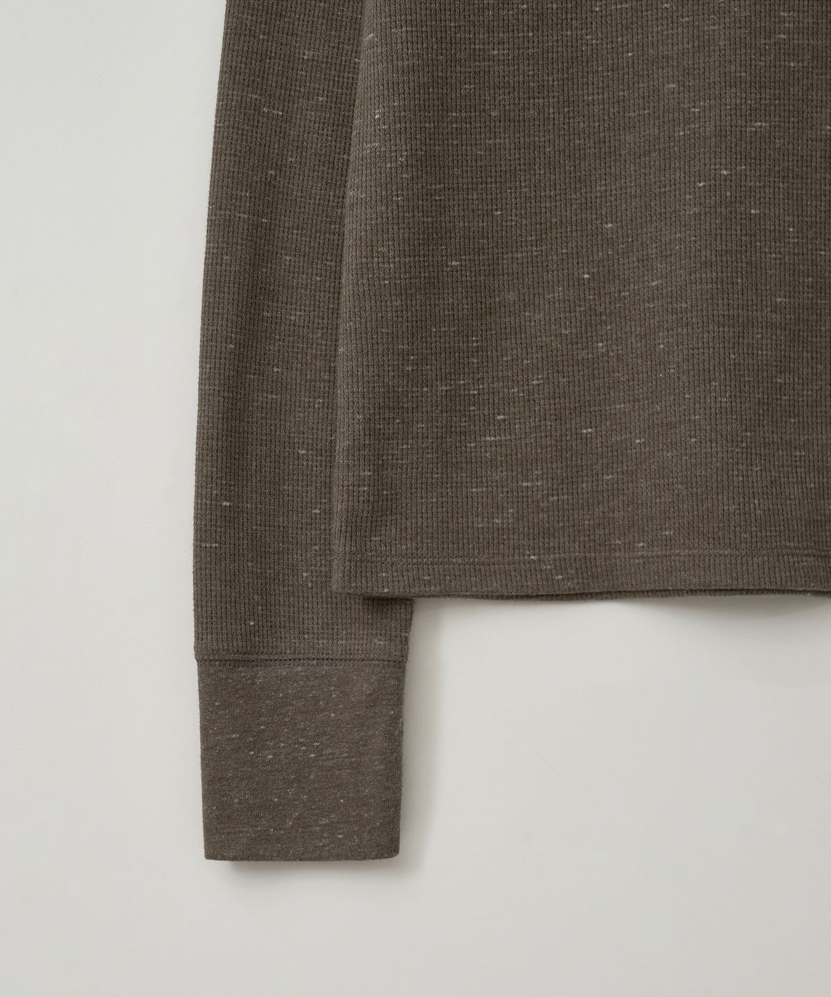 어나더오피스 우먼(ANOTHER OFFICE WOMEN) w. Waffle Henley Shirt (Mild brown)