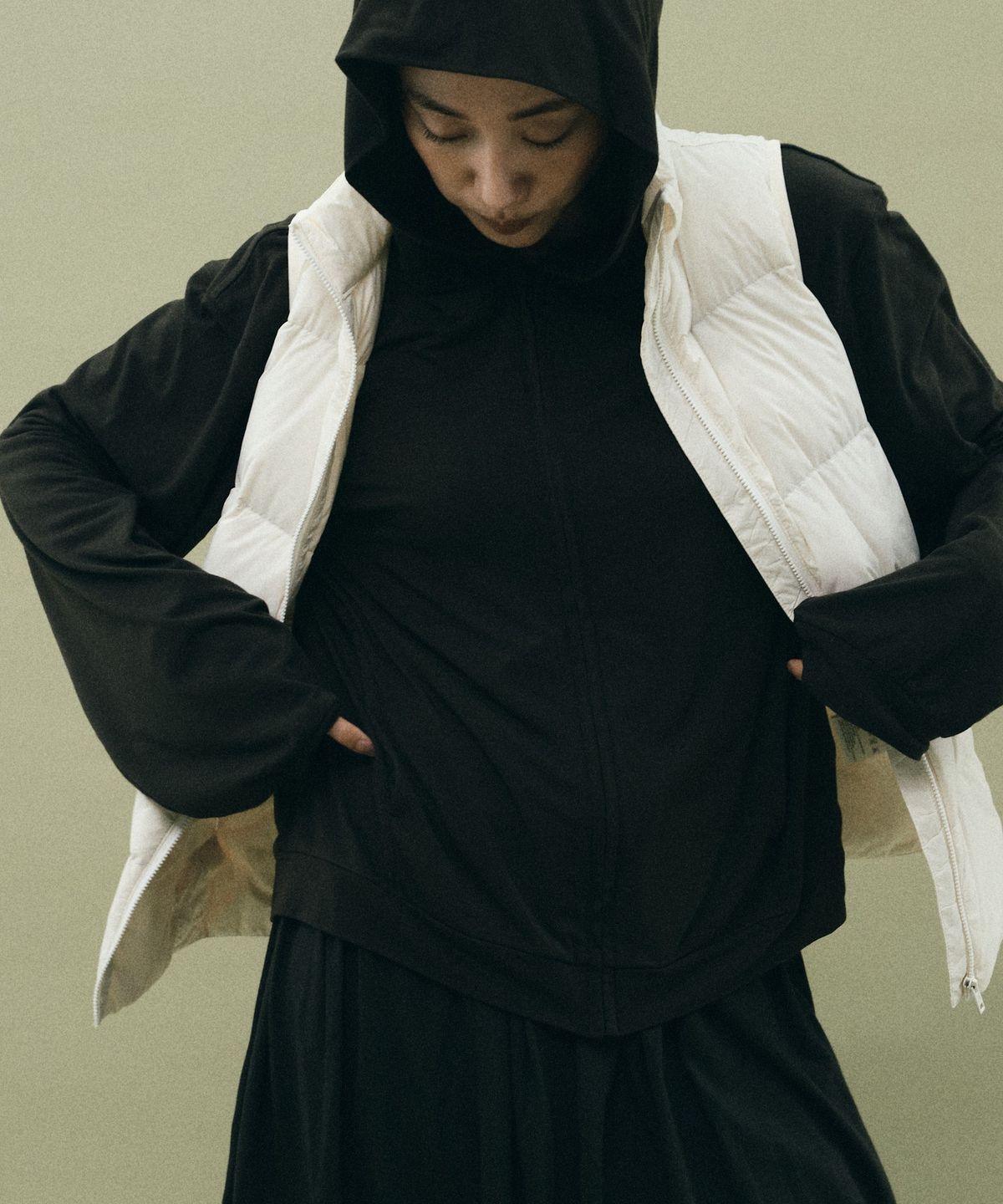 험토(HUMTTO) 공용 덕다운 경량 패딩 조끼 도스 (3color)
