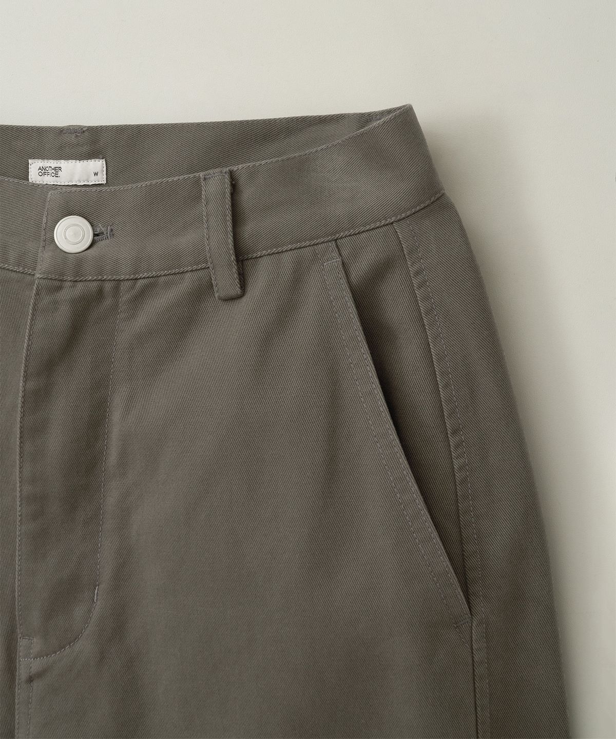 어나더오피스 우먼(ANOTHER OFFICE WOMEN) w. Heavy Twill Curved Pants (Dark khaki)