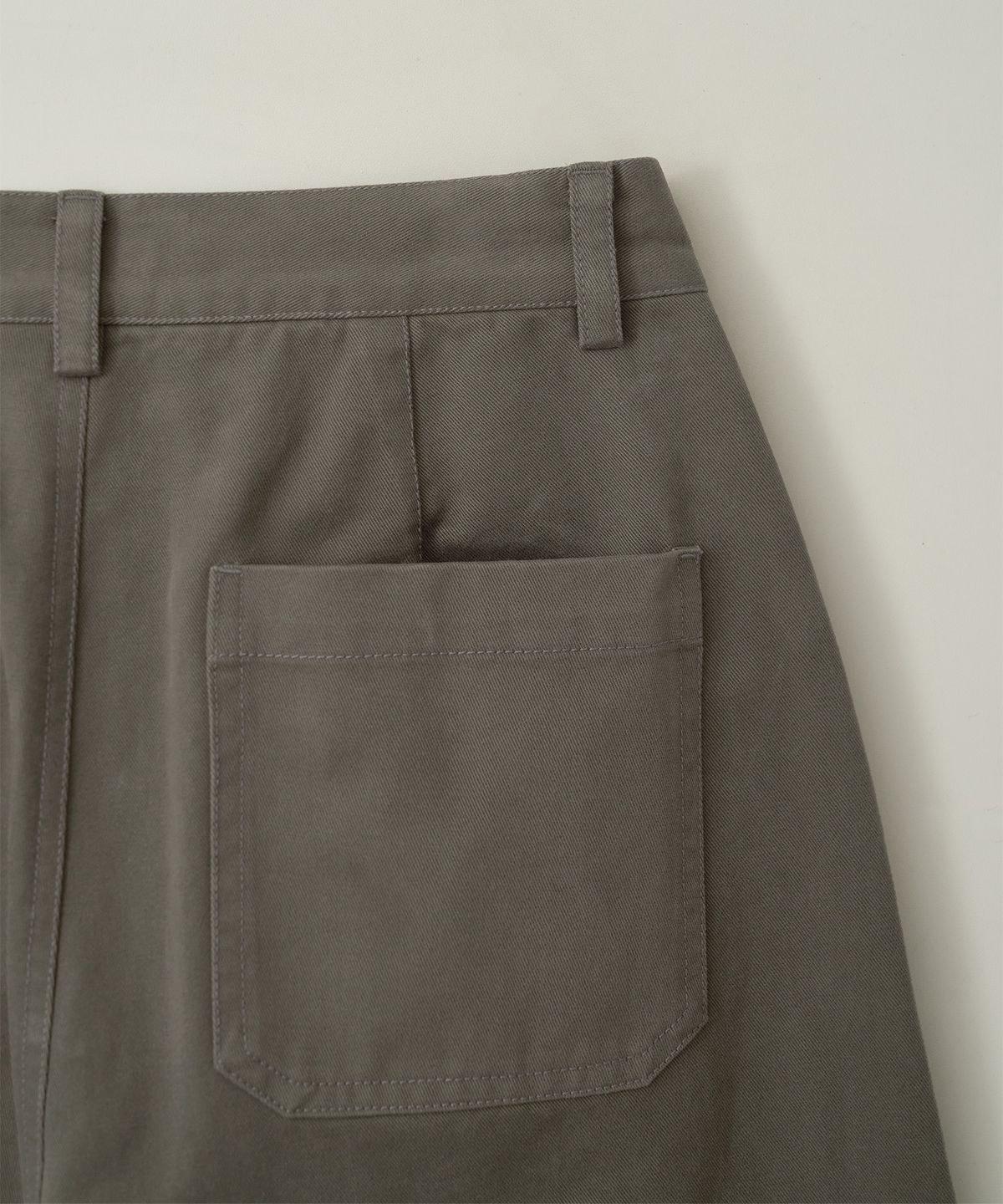 어나더오피스 우먼(ANOTHER OFFICE WOMEN) w. Heavy Twill Curved Pants (Dark khaki)