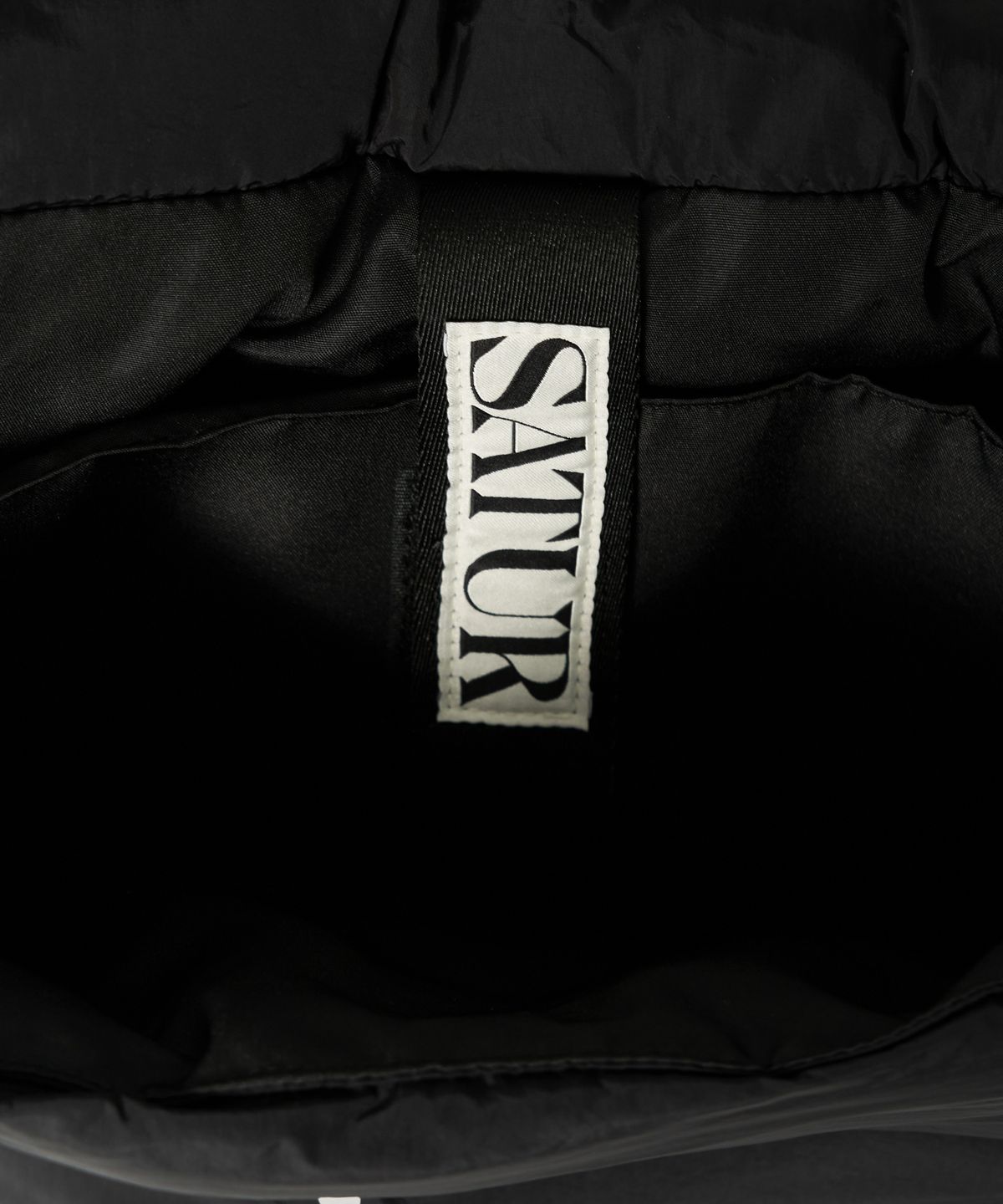 세터(SATUR) 오르타 크로스 백 블랙