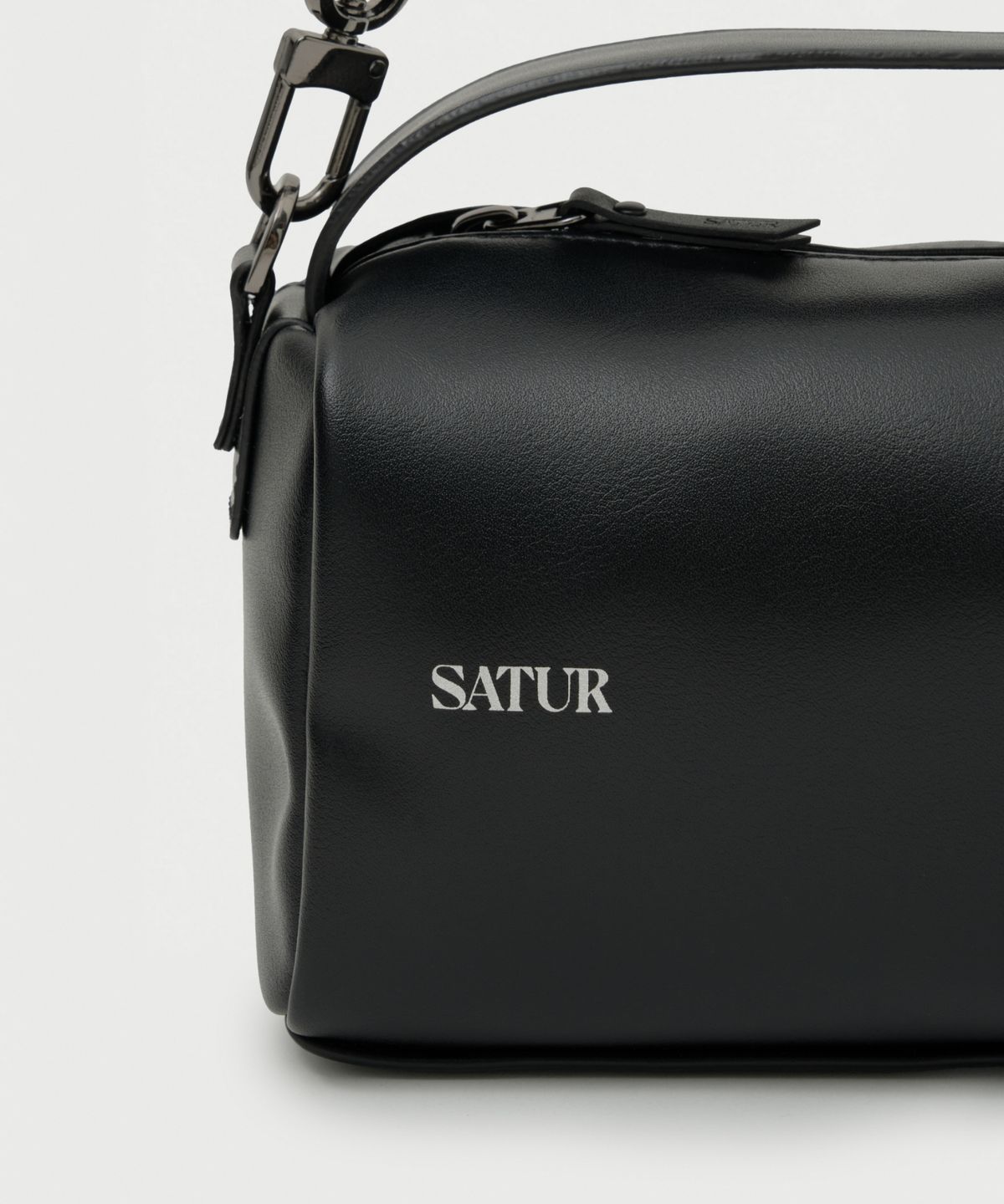 세터(SATUR) 베로나 스몰 스퀘어 백 블랙