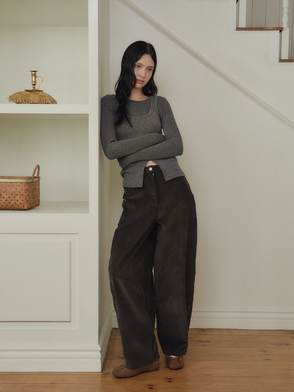 마롯(MARROT) Curved Corduroy Pants_Charcoal