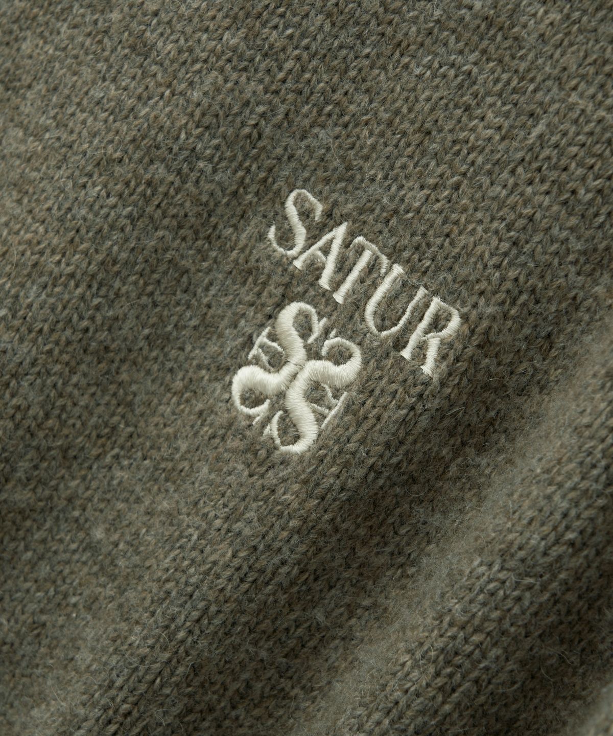 세터(SATUR) (W) 클래식 터틀넥 니트 카키