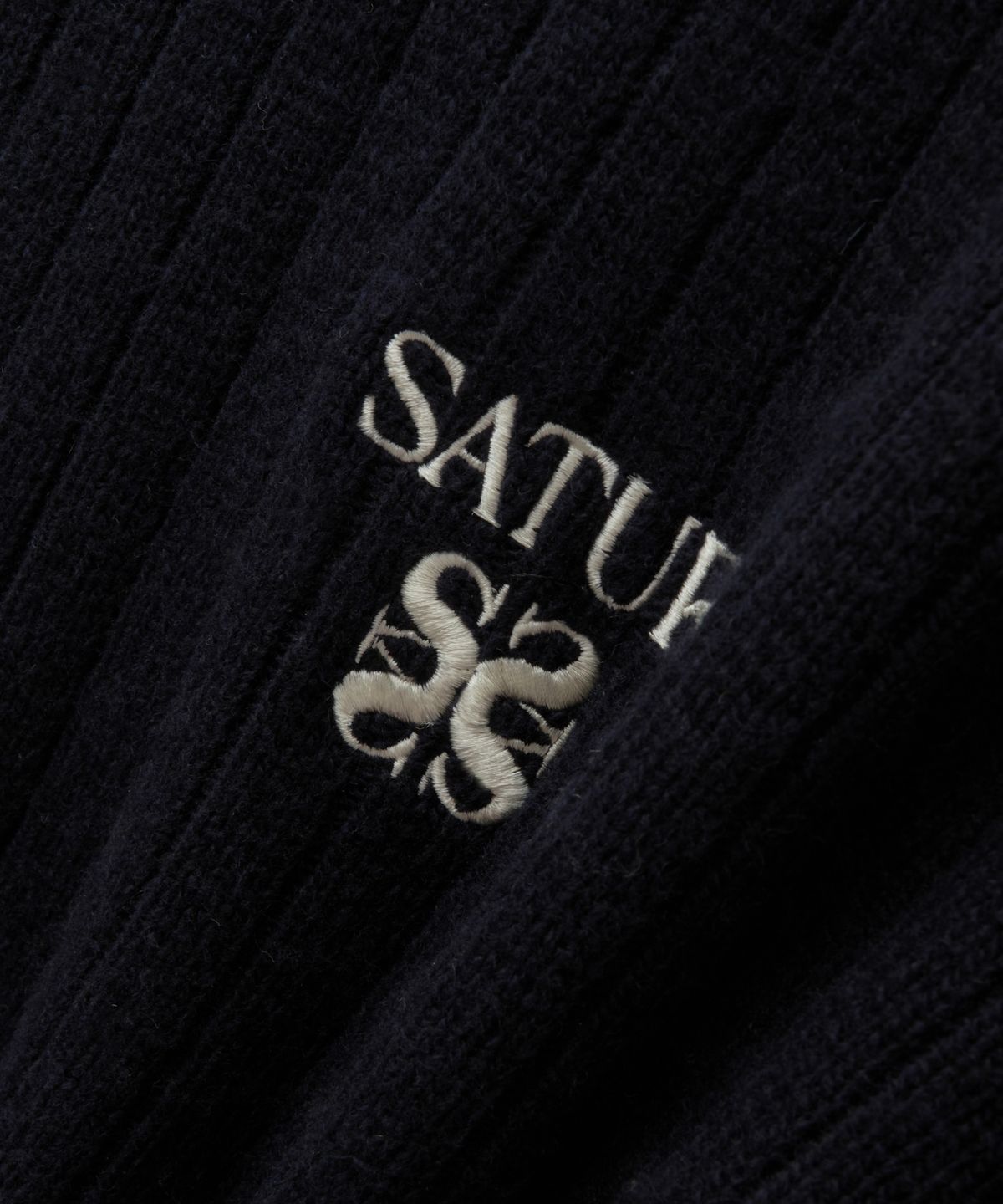 세터(SATUR) 파로 하프 넥 니트 집업 네이비