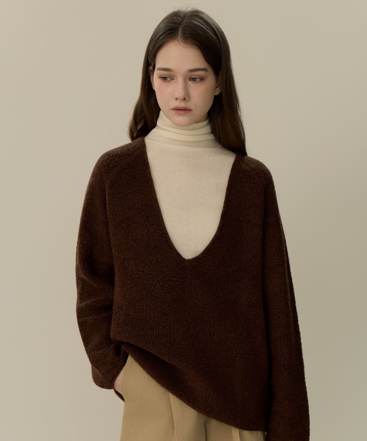 엘리오티(ELLIOTI) V-Neck Wool Boucle Sweater_3Color