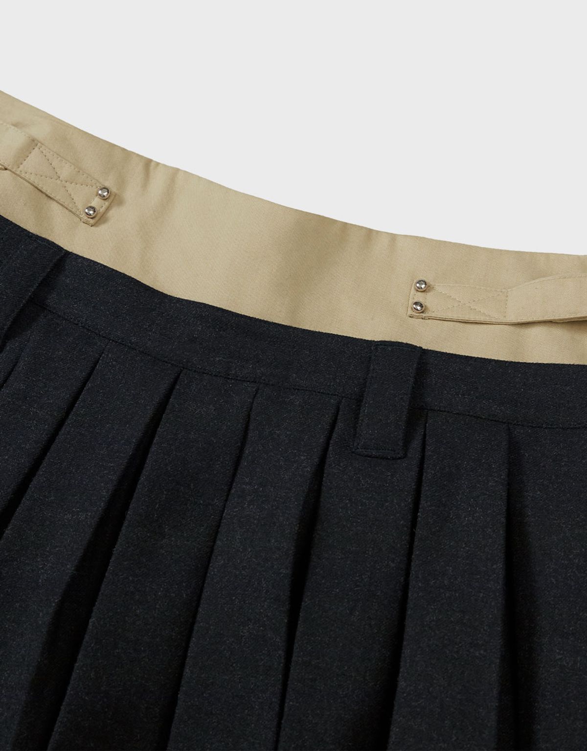 엠엠더블유(MMW) [MMW] MIDI PLEATS SKIRT (NAVY)