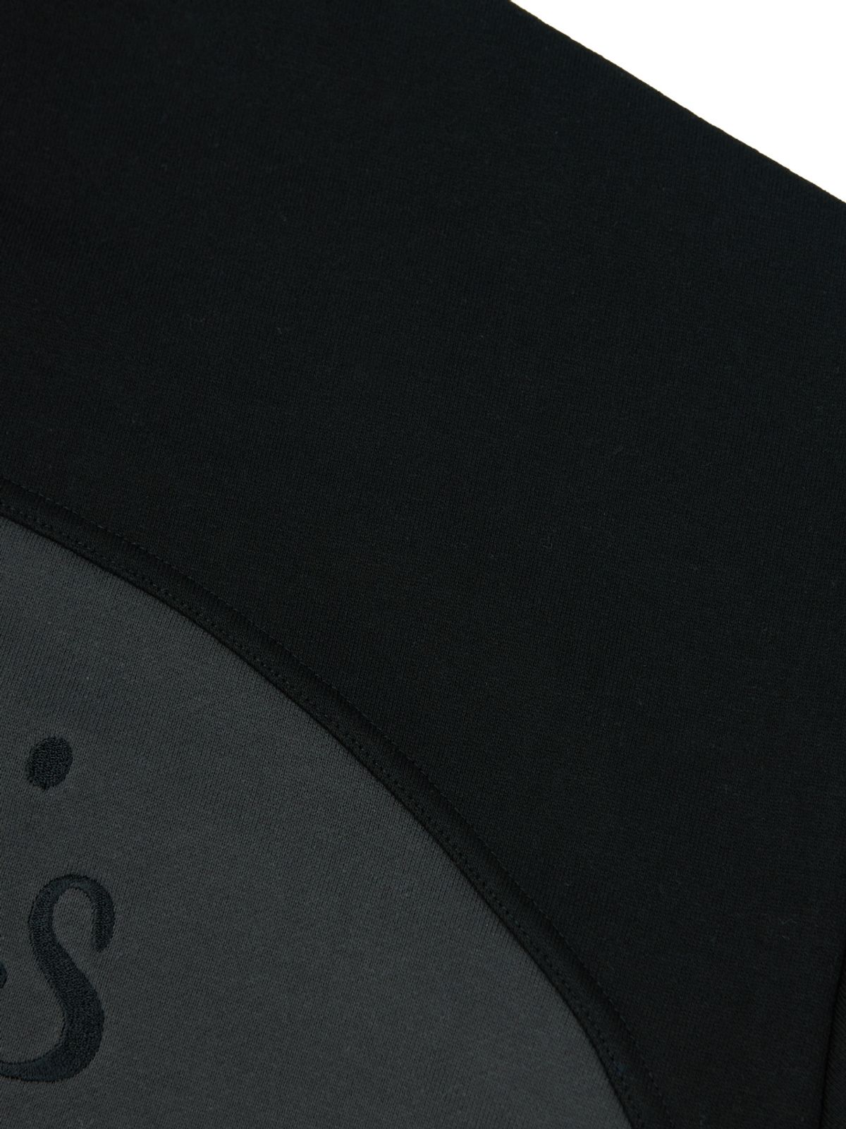 이넥시스(INEXCIS) 프래그먼트 로고 스웻셔츠 (Black)