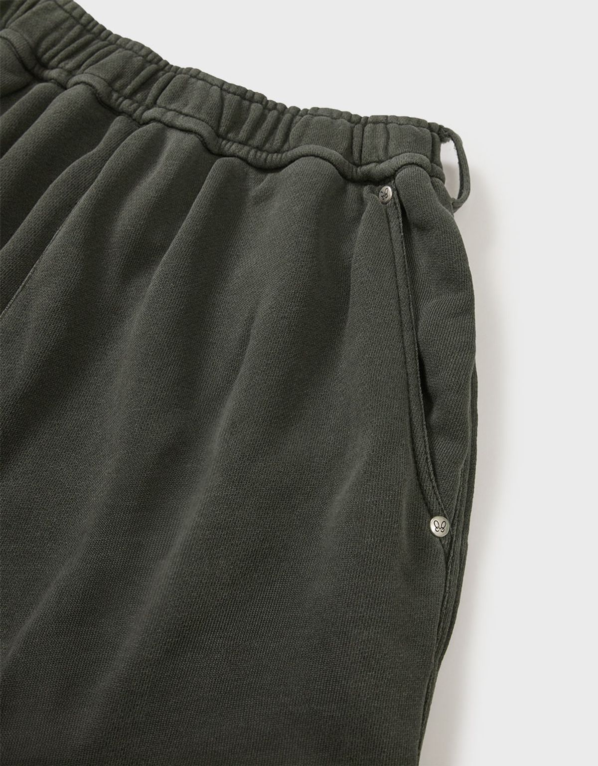 엠엠더블유(MMW) [MMW] FRILL BELTED PIGMENT SWEAT PANTS (CHARCOAL)