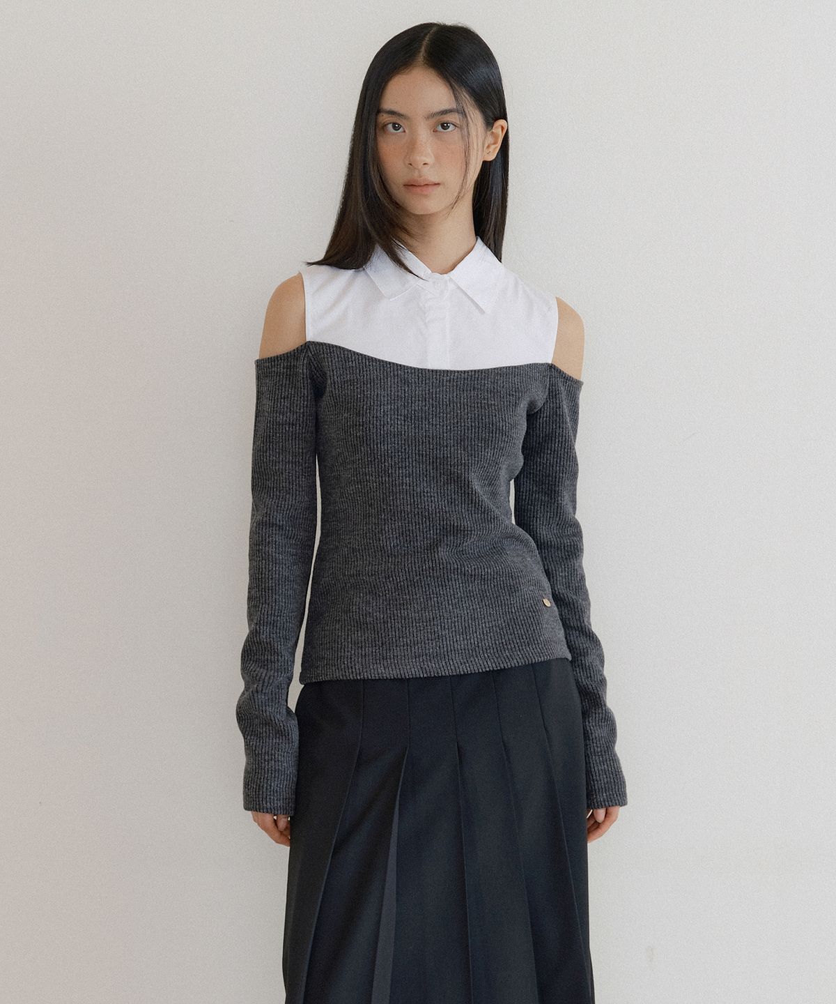 루시르주(LUCIR ZU) F/W Off-Shoulder Shirt Top (charcoal)