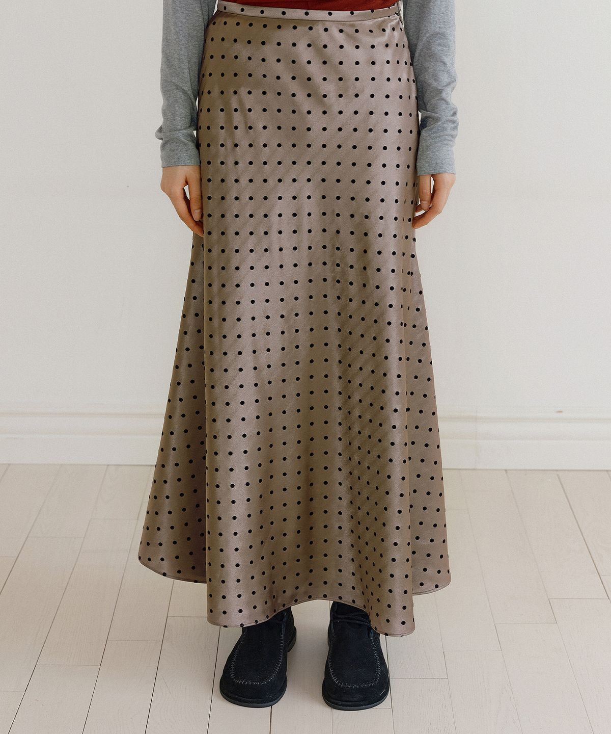 루시르주(LUCIR ZU) Satin Full Length Flare Skirt (brown)