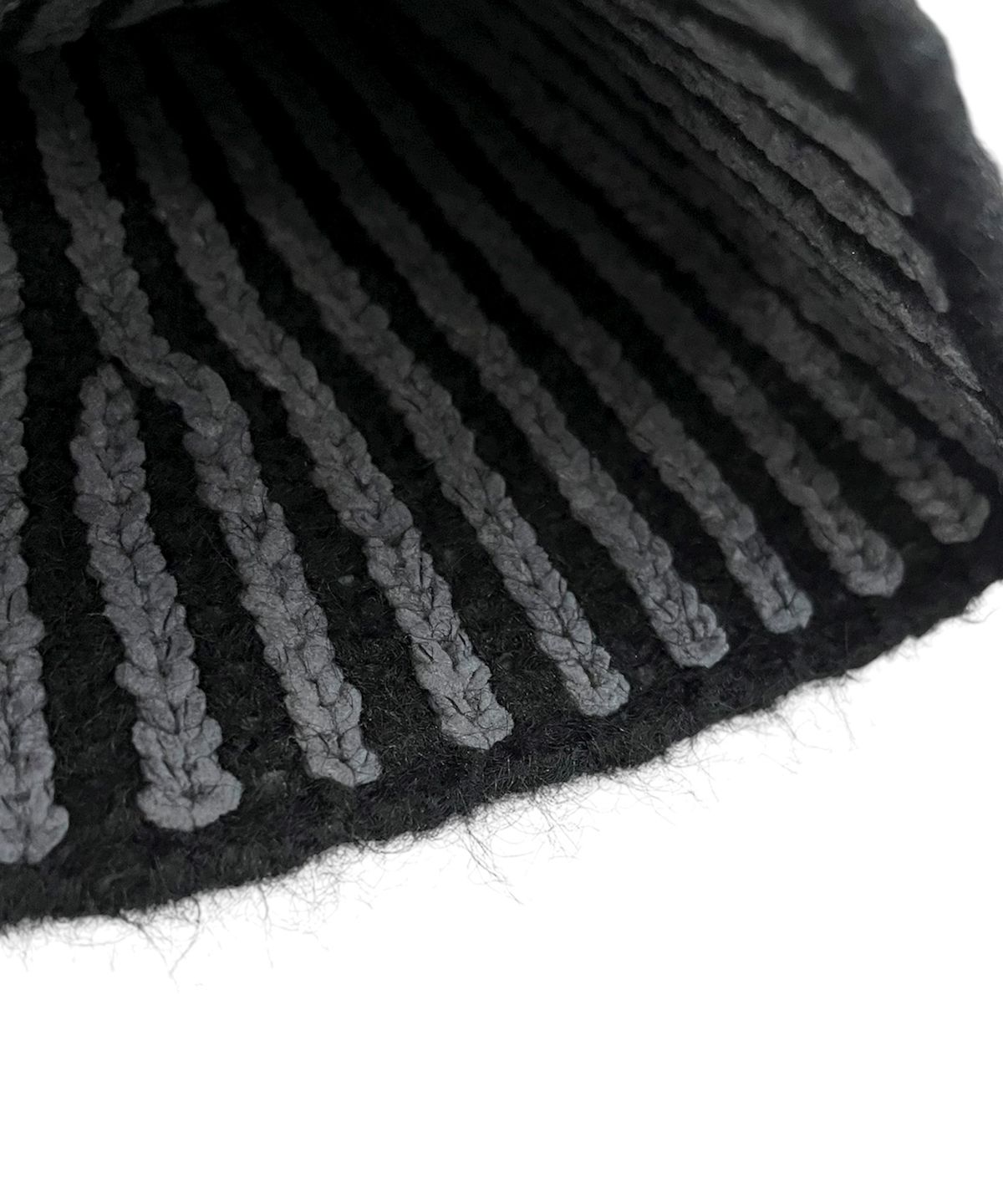 스케이터락(SK8ER ROCK) Tone on Tone Cross Beanie ((black))