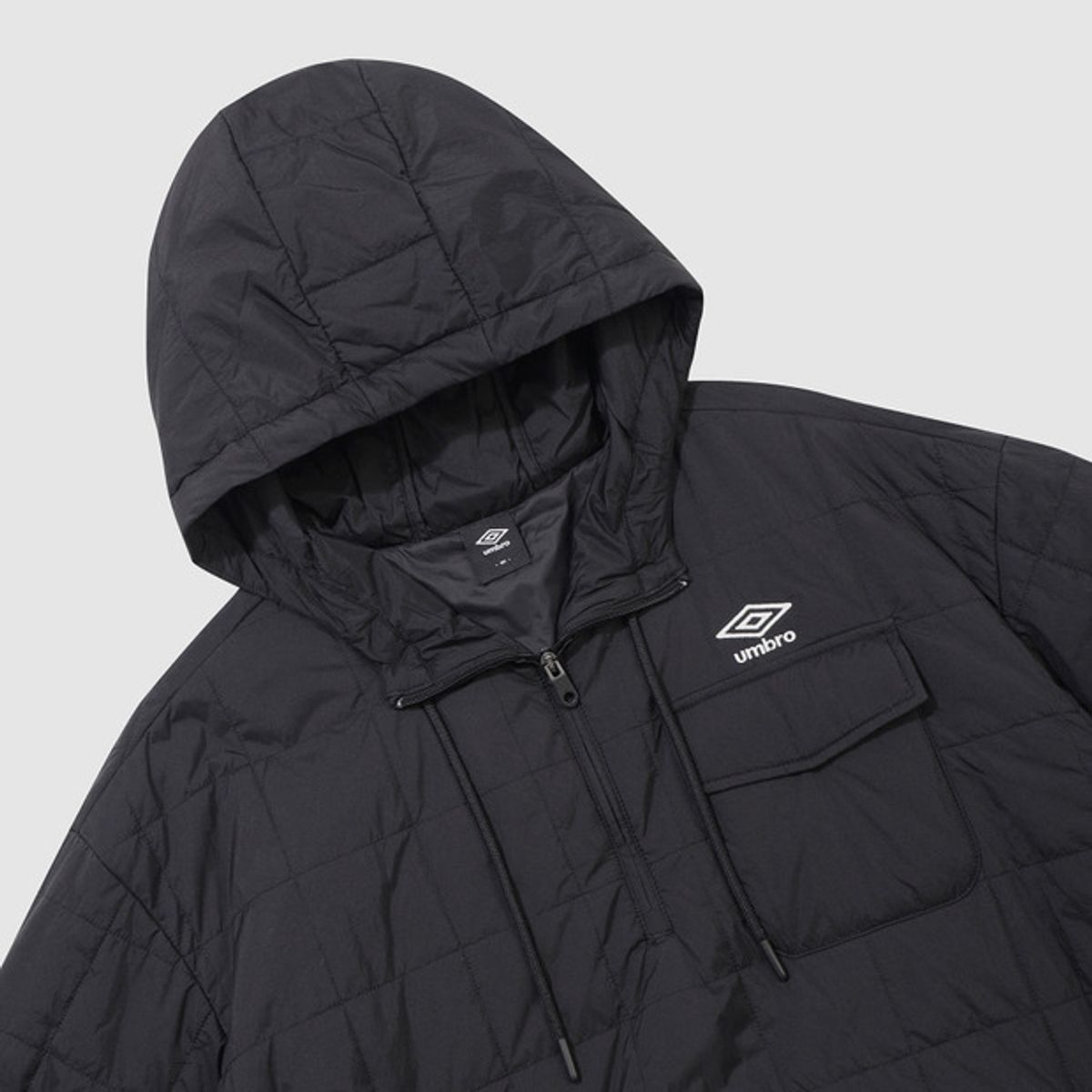 엄브로(UMBRO) 멜로우 퀼티드 패딩 후드아노락 블랙 UQ423CWTO1