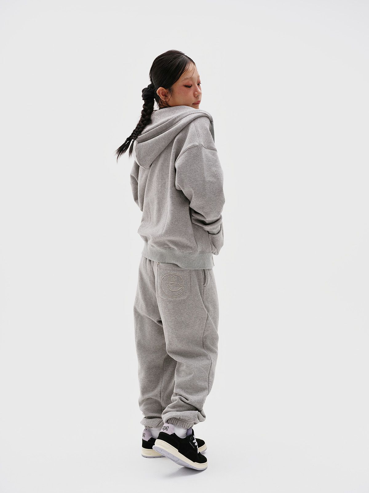 이피티(EPT) STUDDED JOGGER PANTS (MELANGE)