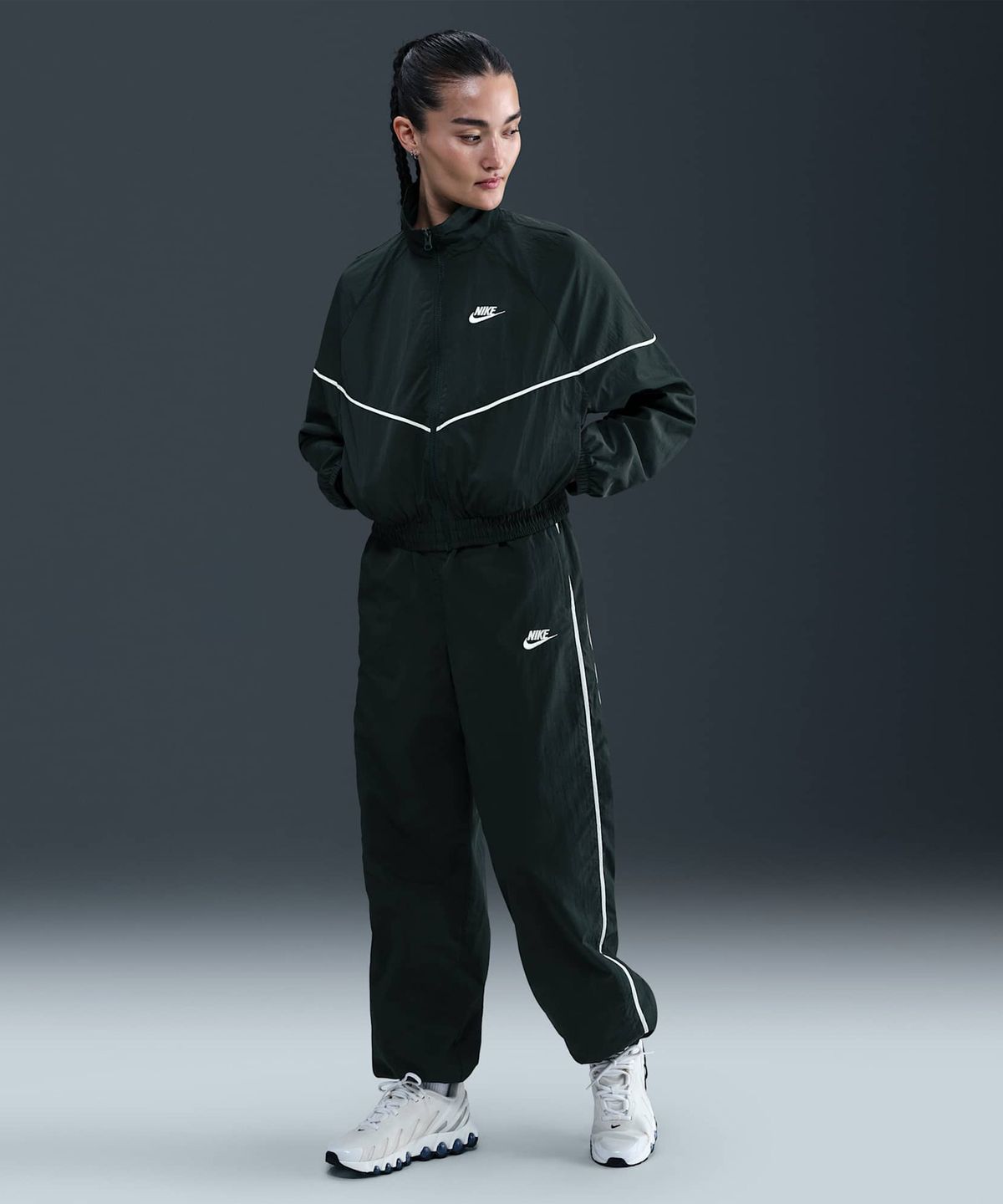 나이키(NIKE) 스포츠웨어 윈드러너 우븐 재킷 W - 씨위드:세일 / IM8028-390