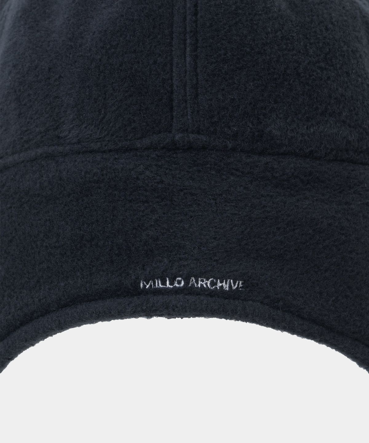 밀로 아카이브(MILLO ARCHIVE) 스프레드 모티프 플리스 캡 [네이비]
